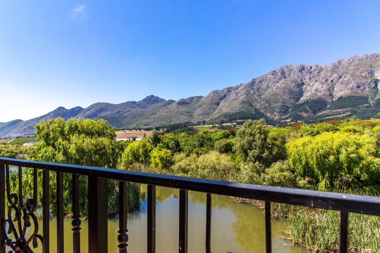 Lake view in L'ermitage - Franschhoek Chateau & Villas