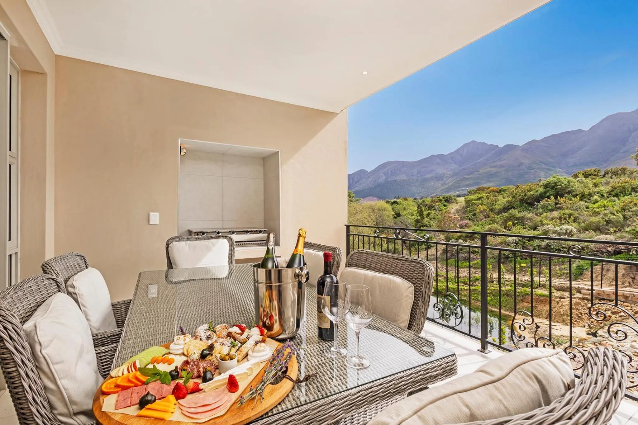 Patio in L'ermitage - Franschhoek Chateau & Villas