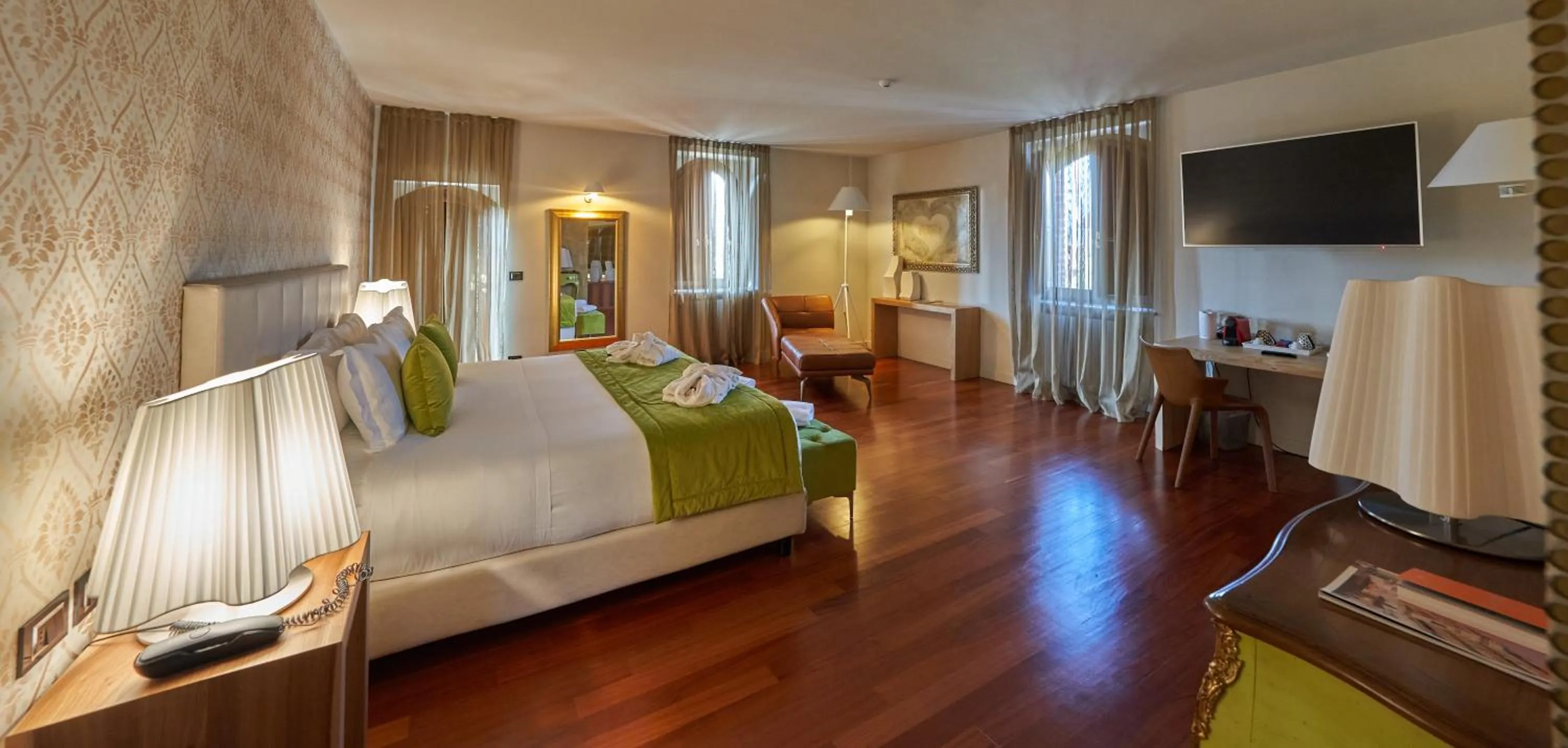 Photo of the whole room, Bed in Relais Santo Stefano