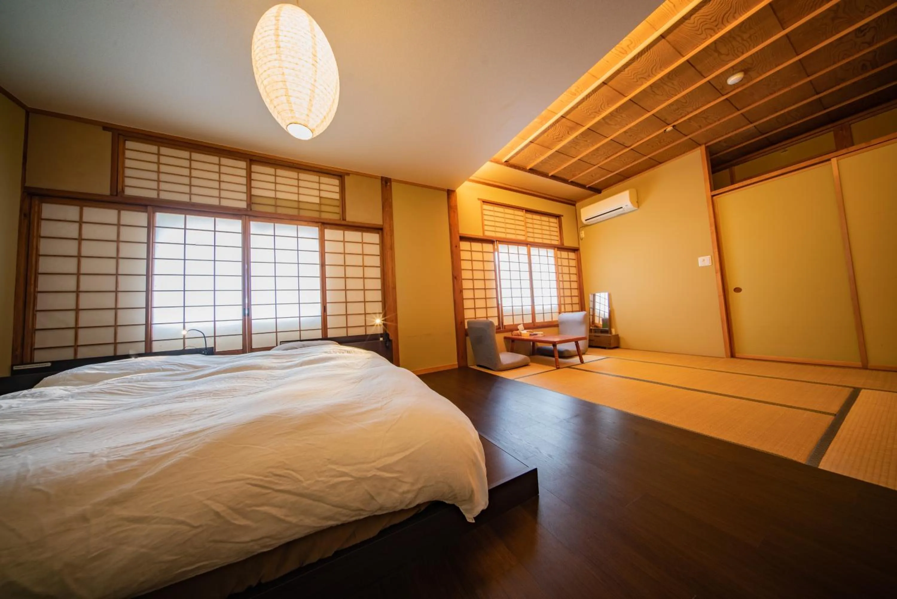 Photo of the whole room, Bed in AIBIYA