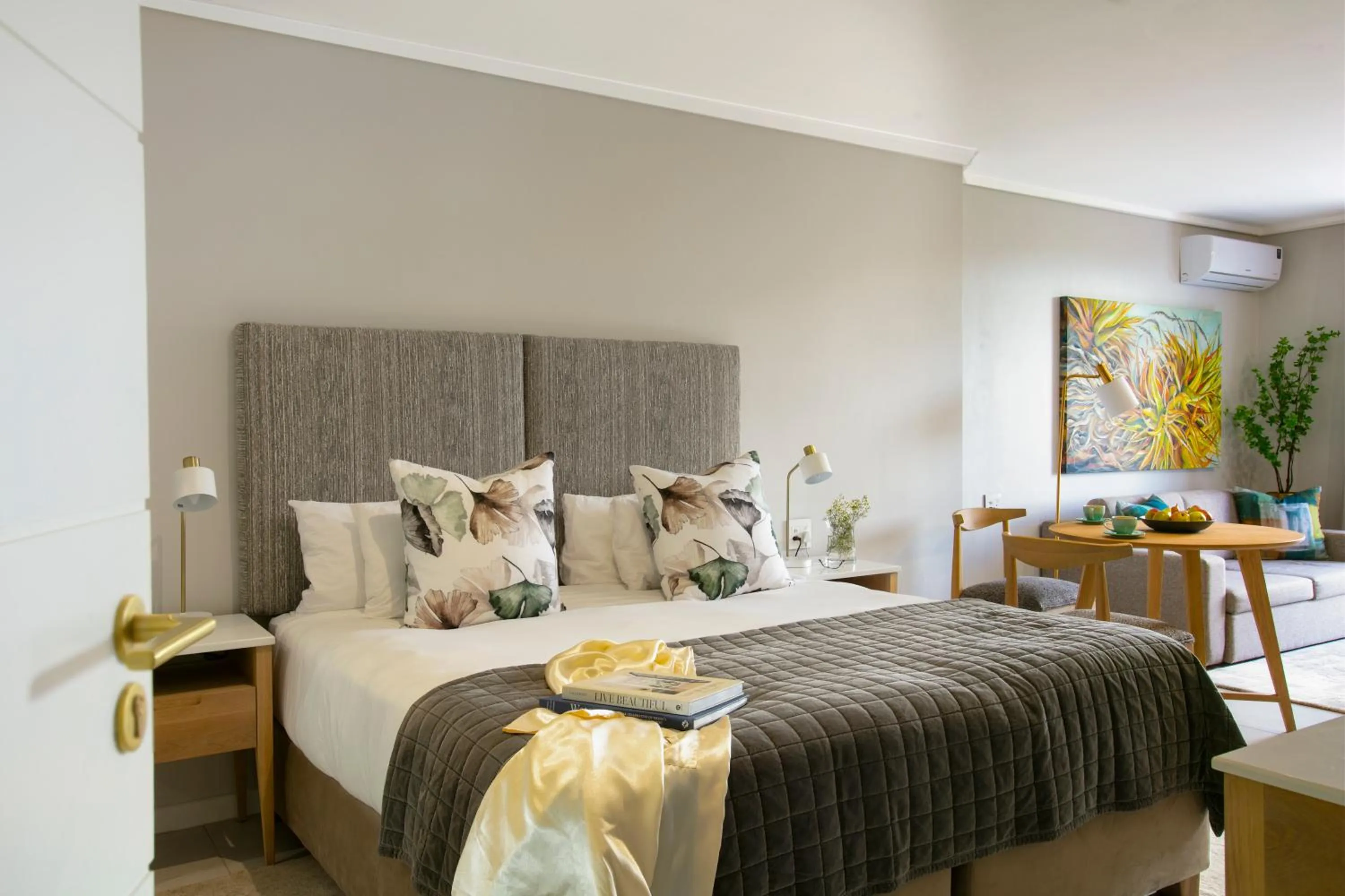 Bed in De Zalze Lodge