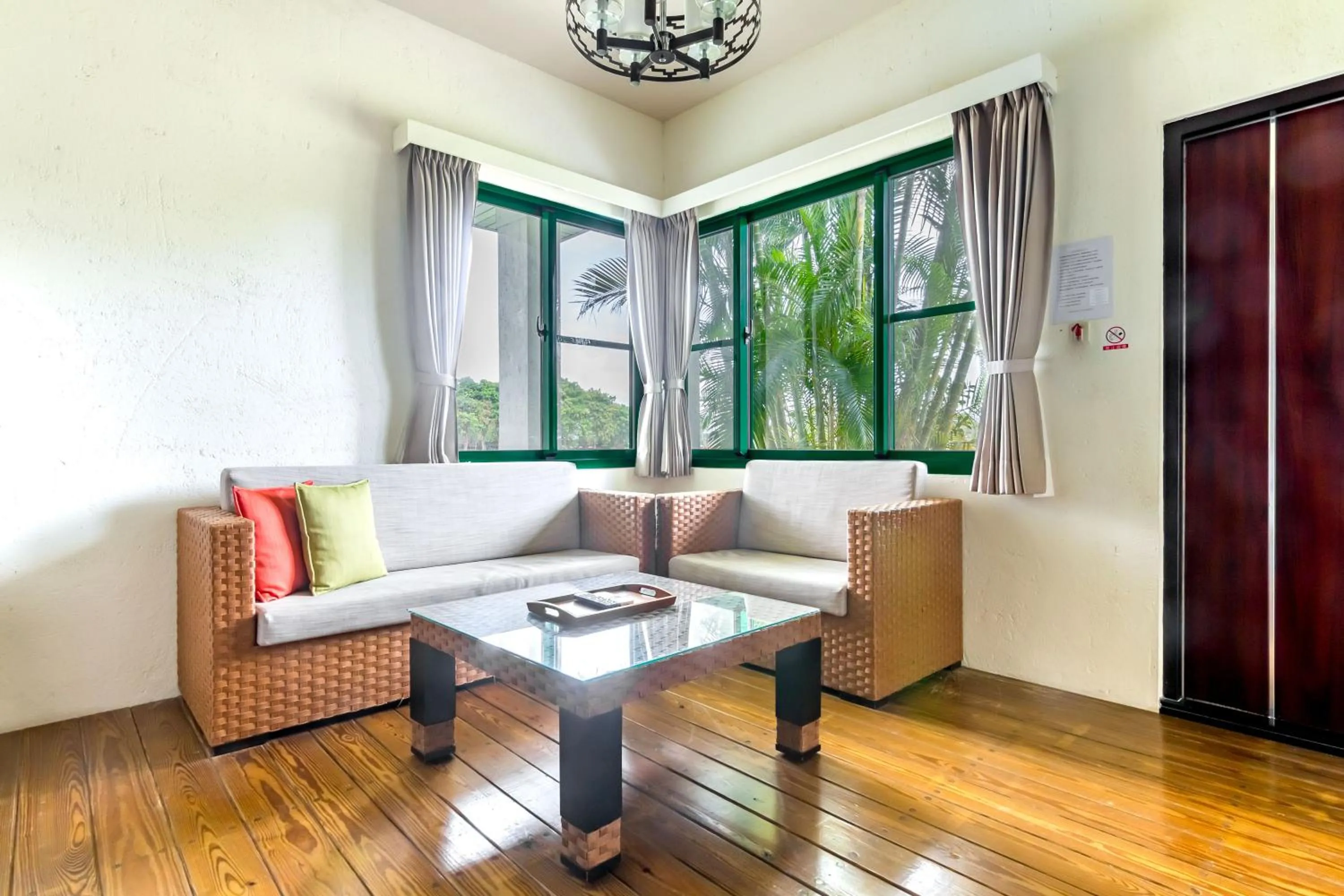 Decorative detail in Ville Greensward