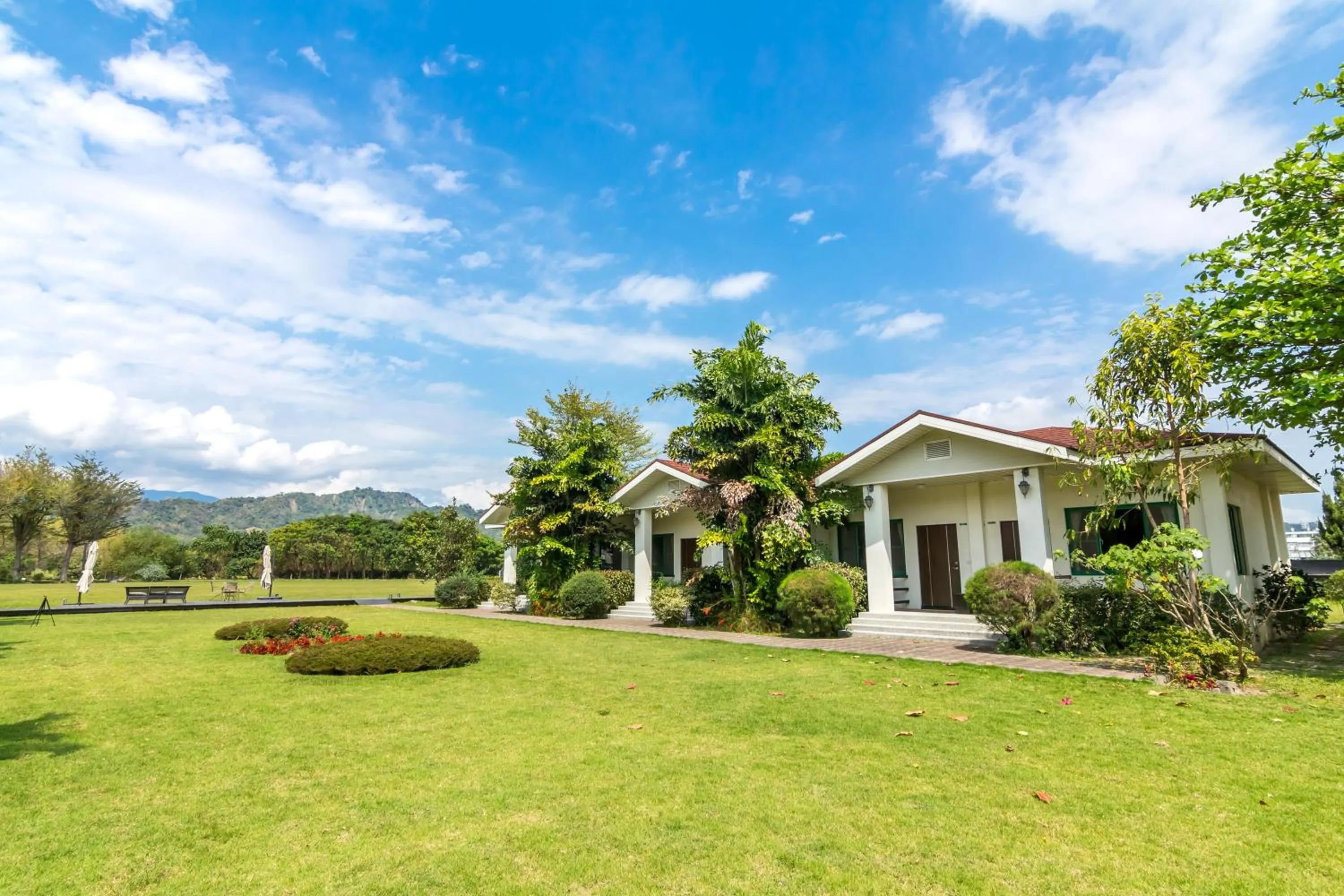 Facade/entrance in Ville Greensward