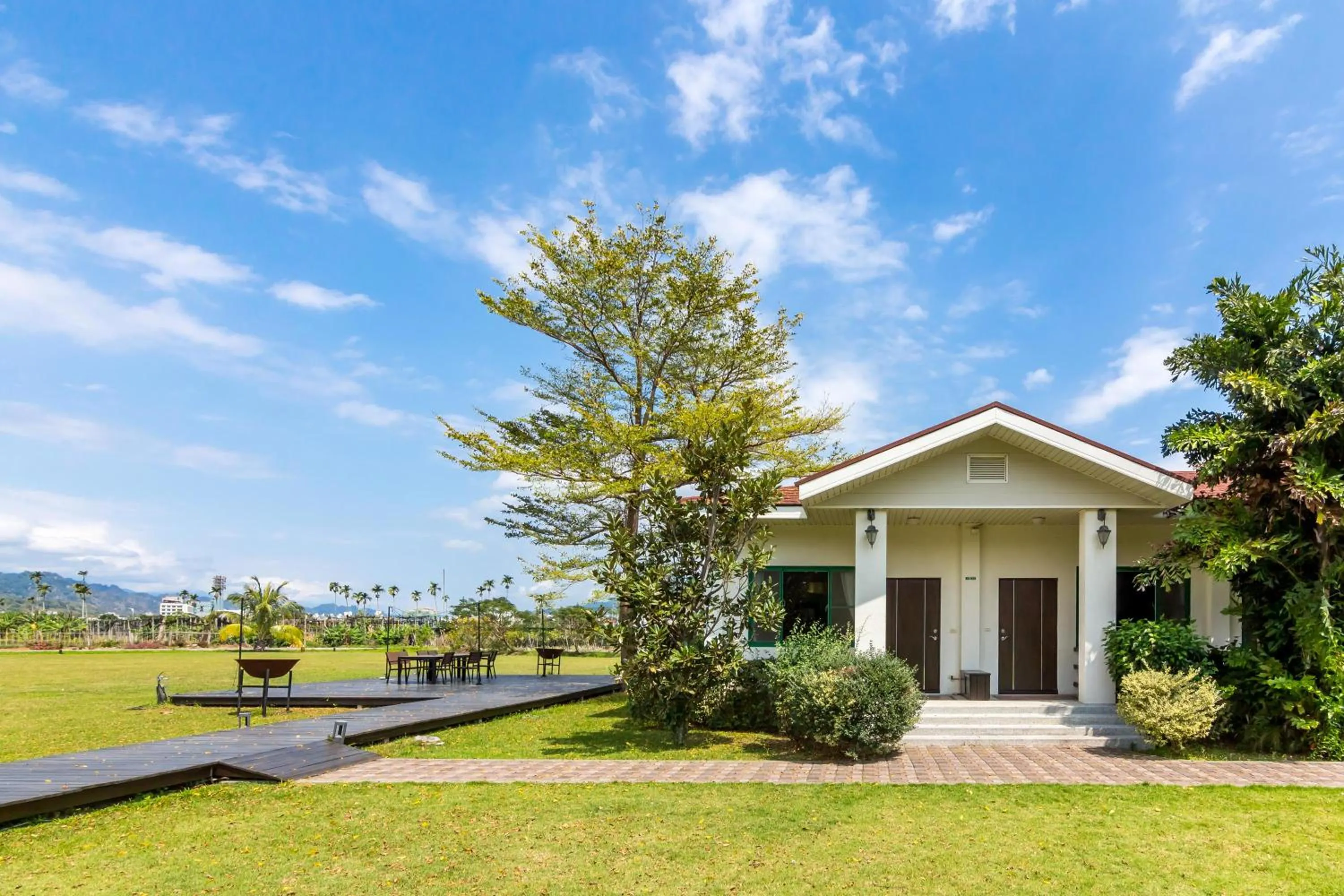 Facade/entrance in Ville Greensward