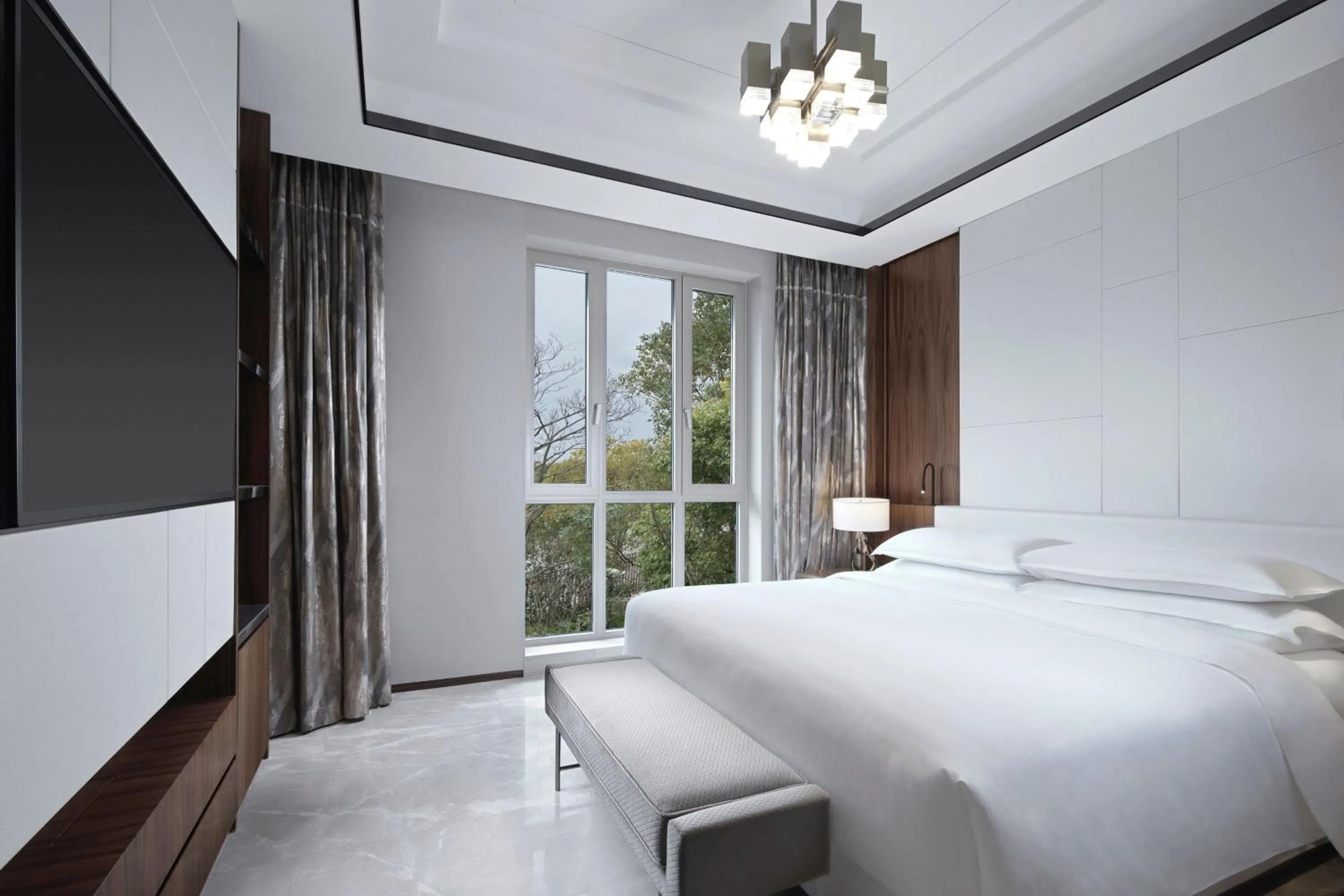 Bedroom, Bed in Sheraton Shanghai Chongming Hotel