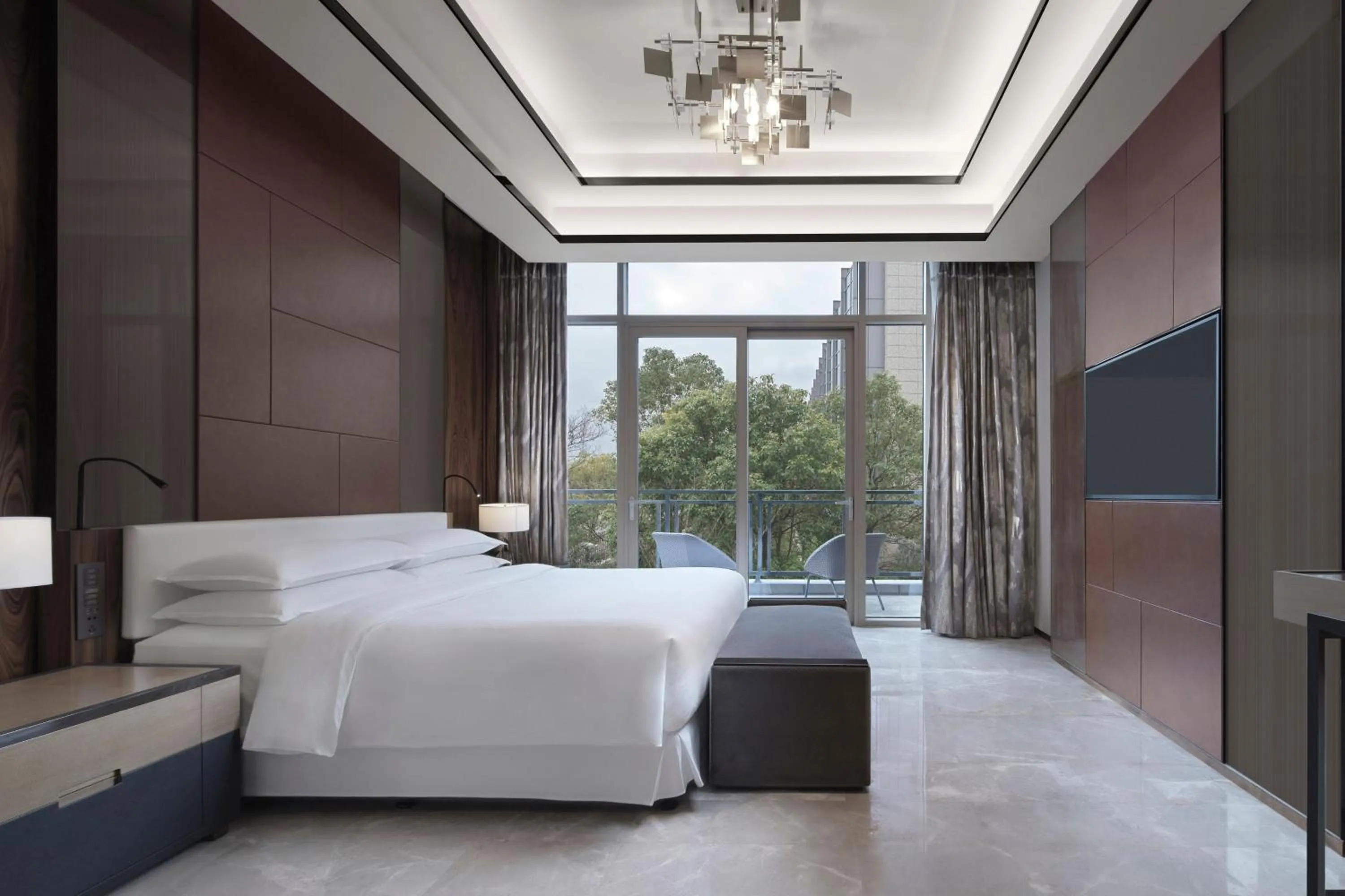 Bedroom, Bed in Sheraton Shanghai Chongming Hotel