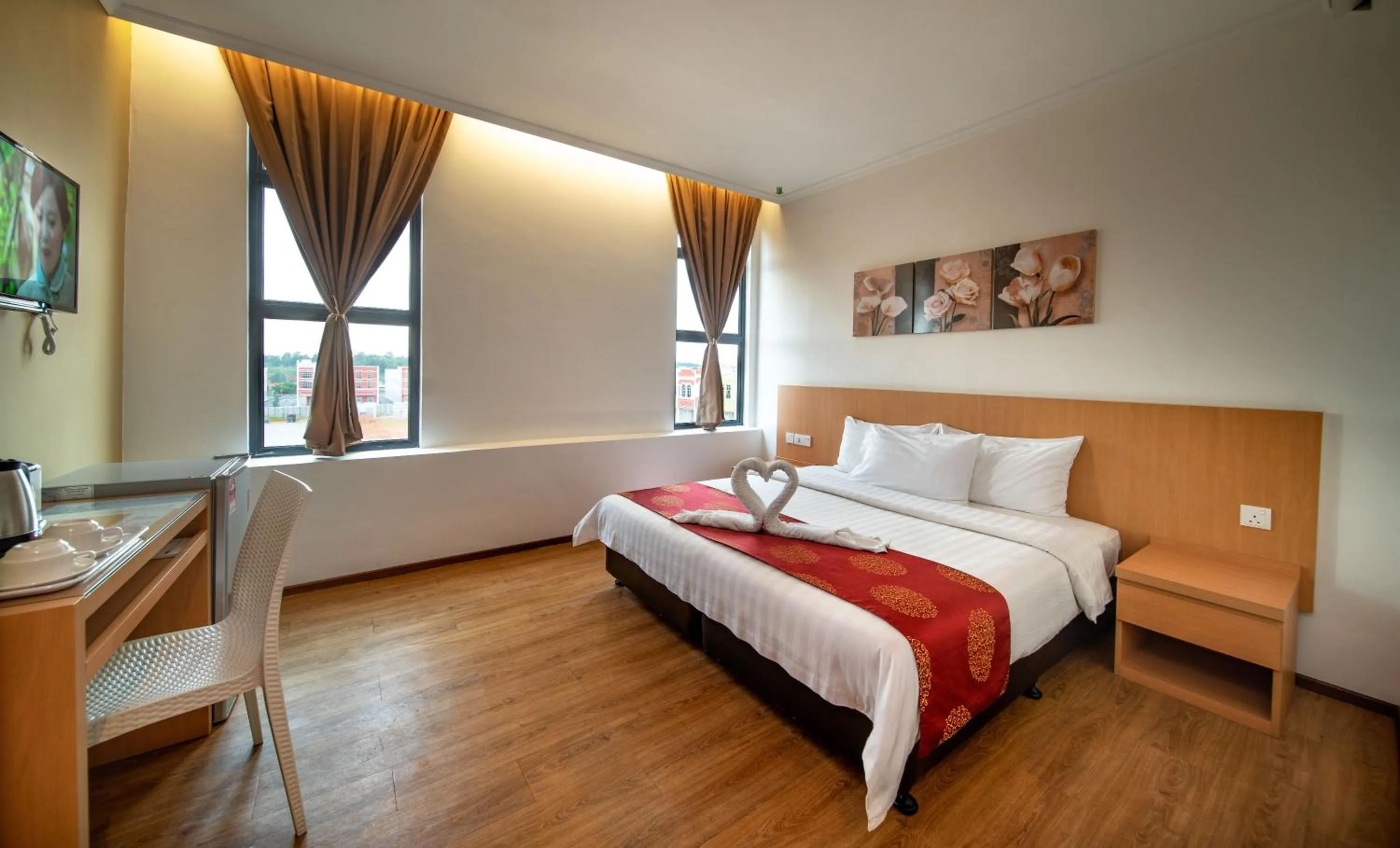 Photo of the whole room, Bed in 1 Million Hotel