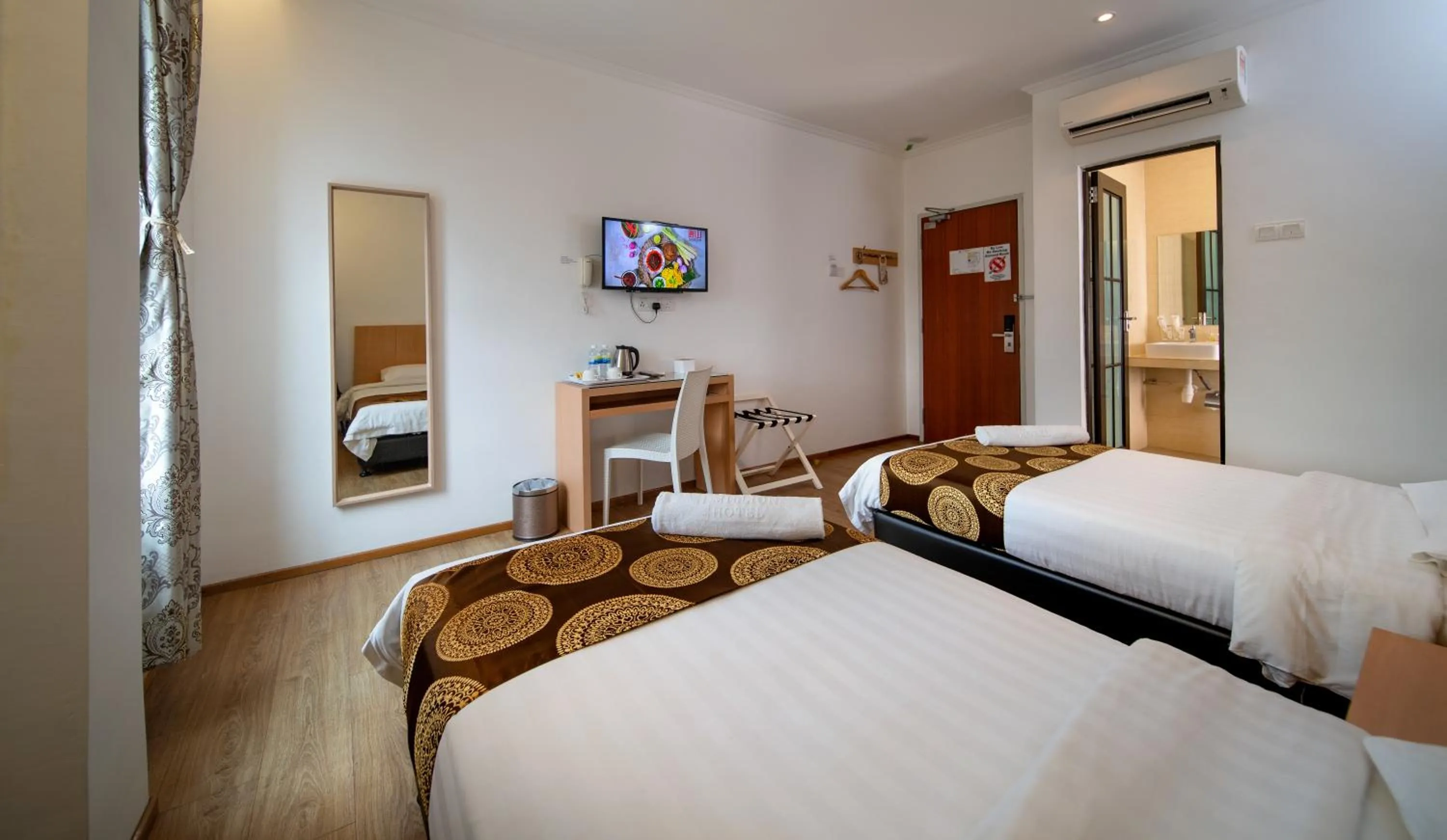 Photo of the whole room, Bed in 1 Million Hotel