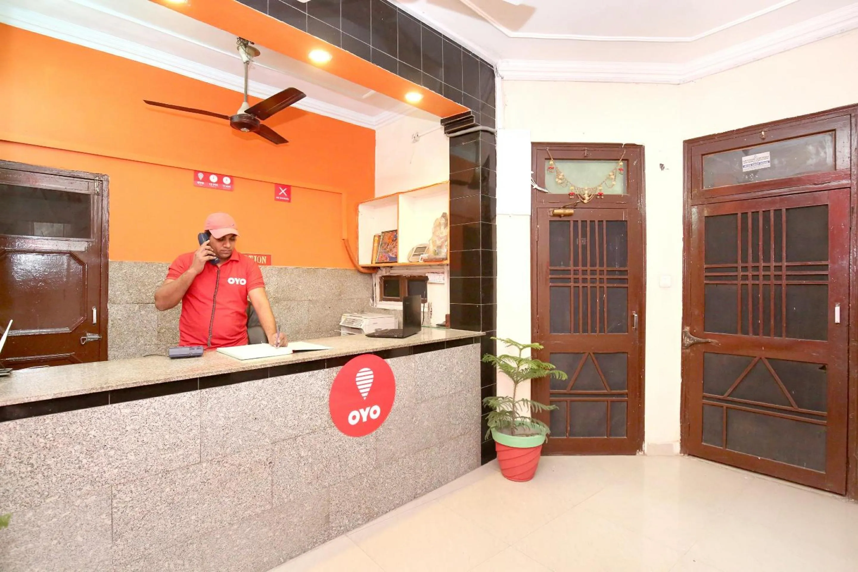 Lobby or reception in Hotel O Amar Inn