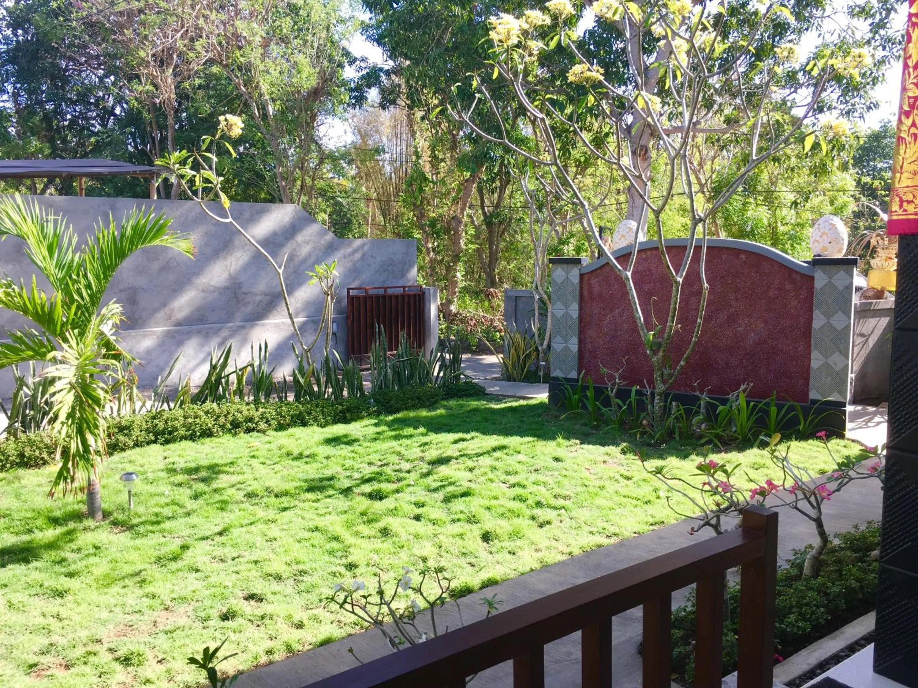 Garden in Nusa Garden Homestay
