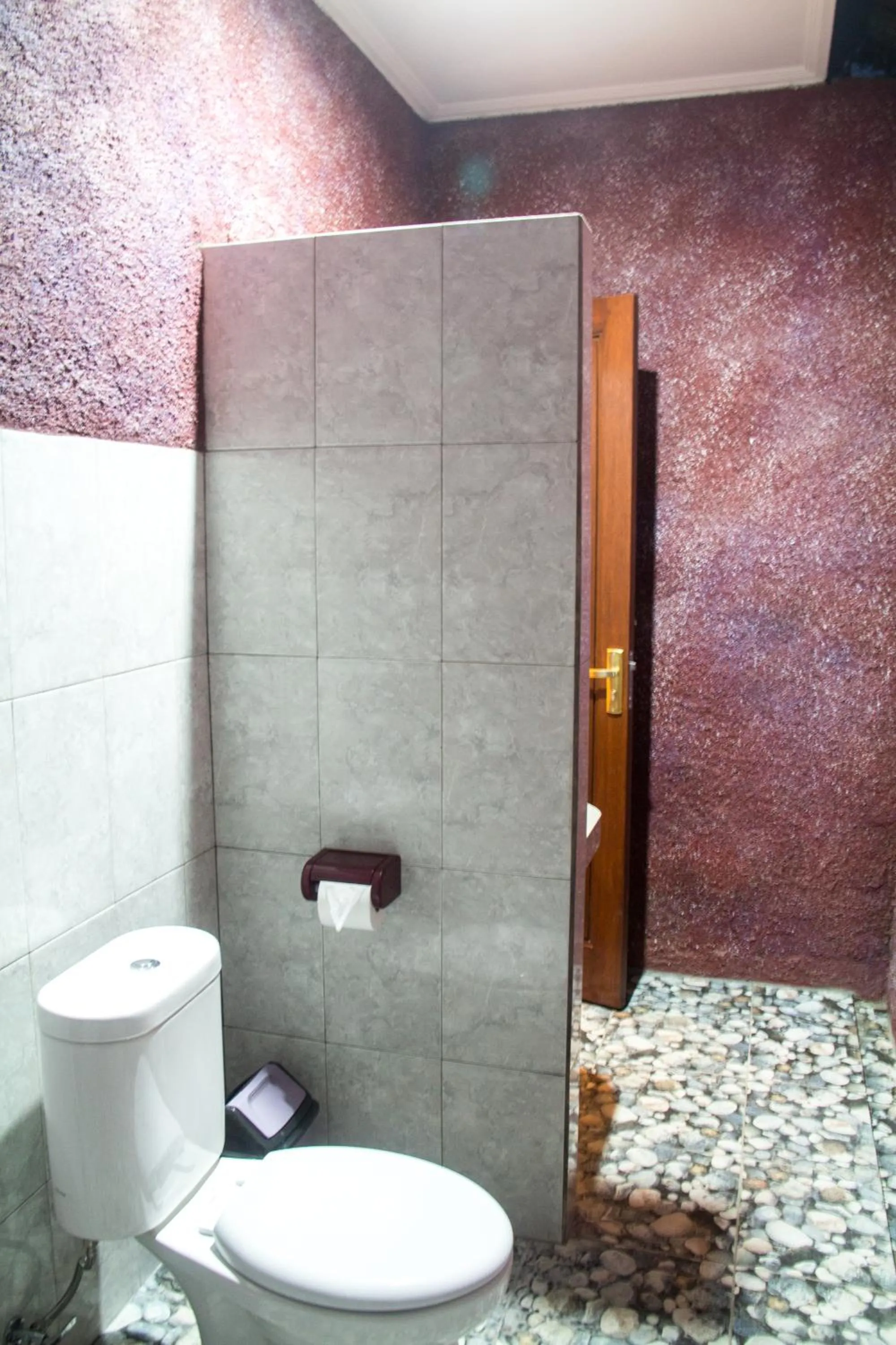 Bathroom in Nusa Garden Homestay