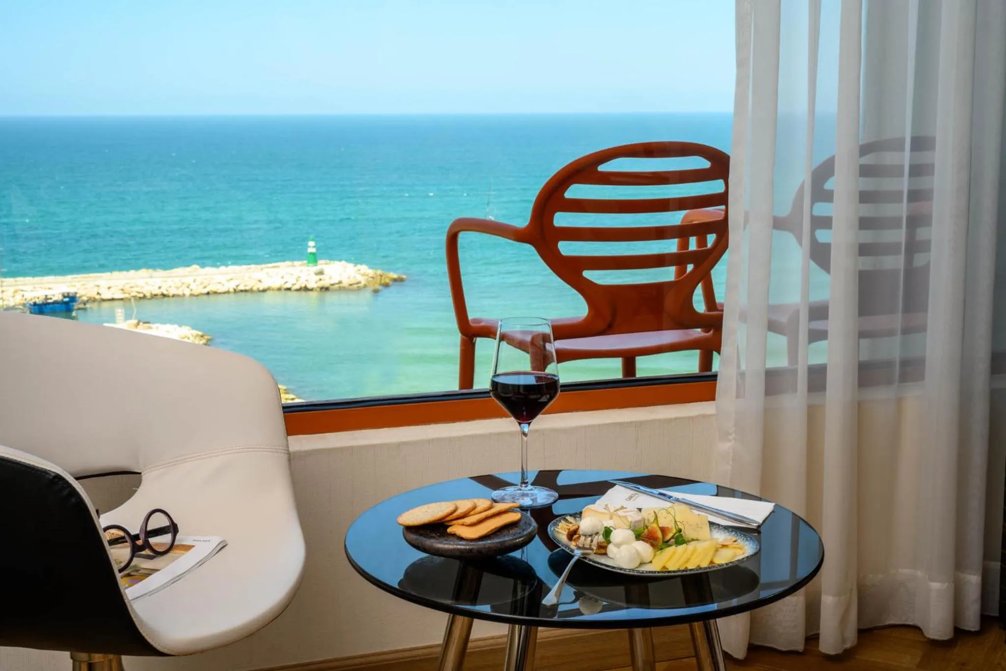 Carlton Tel Aviv Hotel – Luxury on the Beach