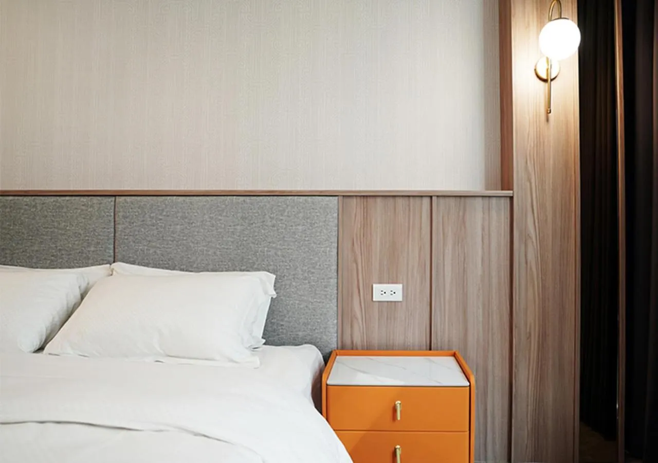 Bedroom, Bed in The Riverside Hotel & Motel