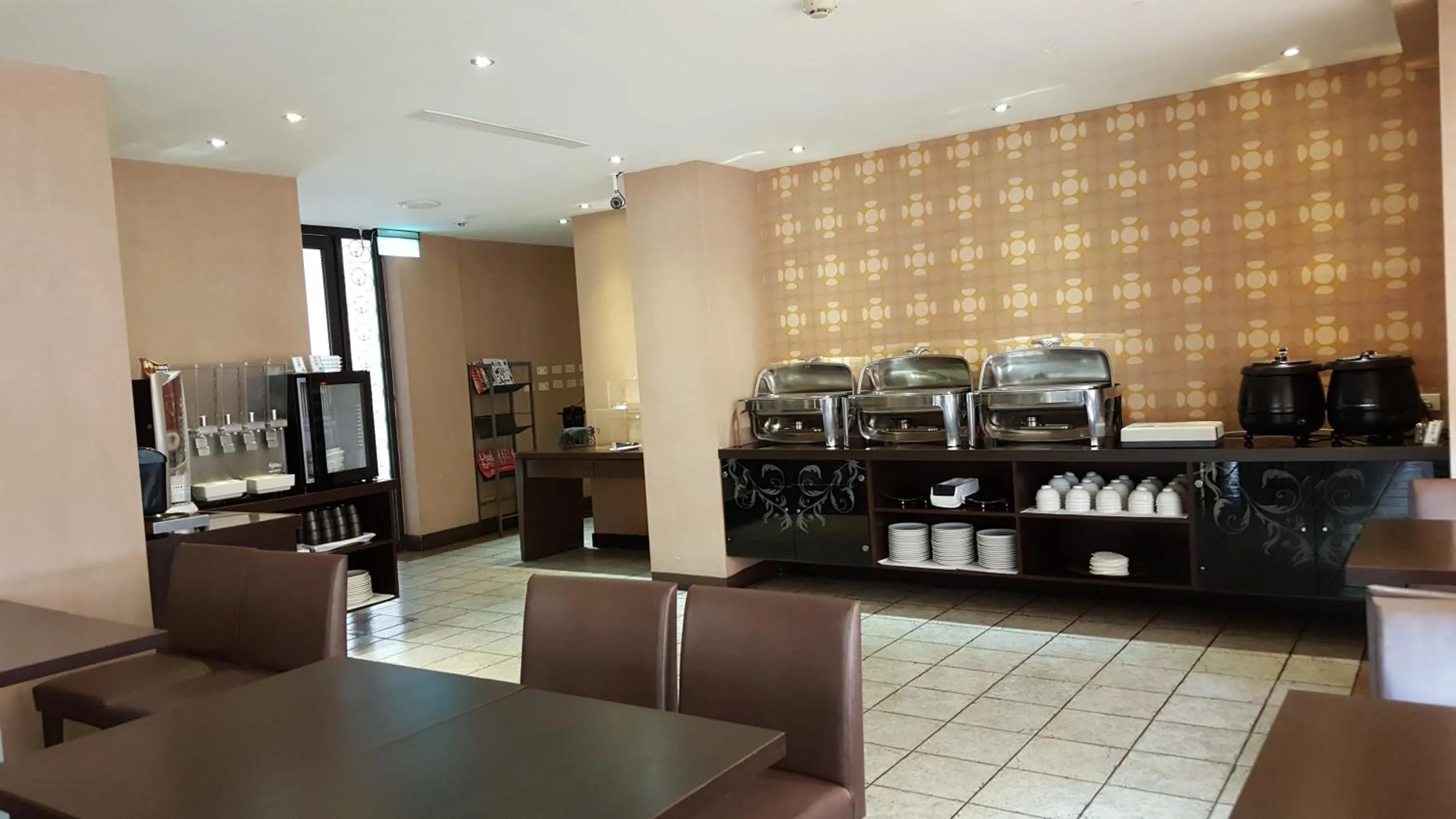 Restaurant/places to eat in The Riverside Hotel & Motel