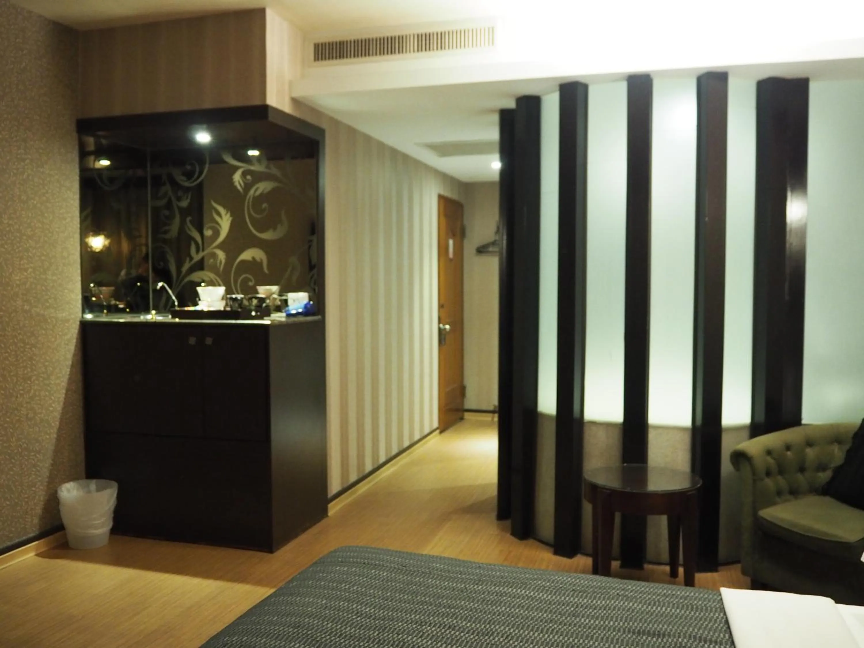 Decorative detail in The Riverside Hotel & Motel