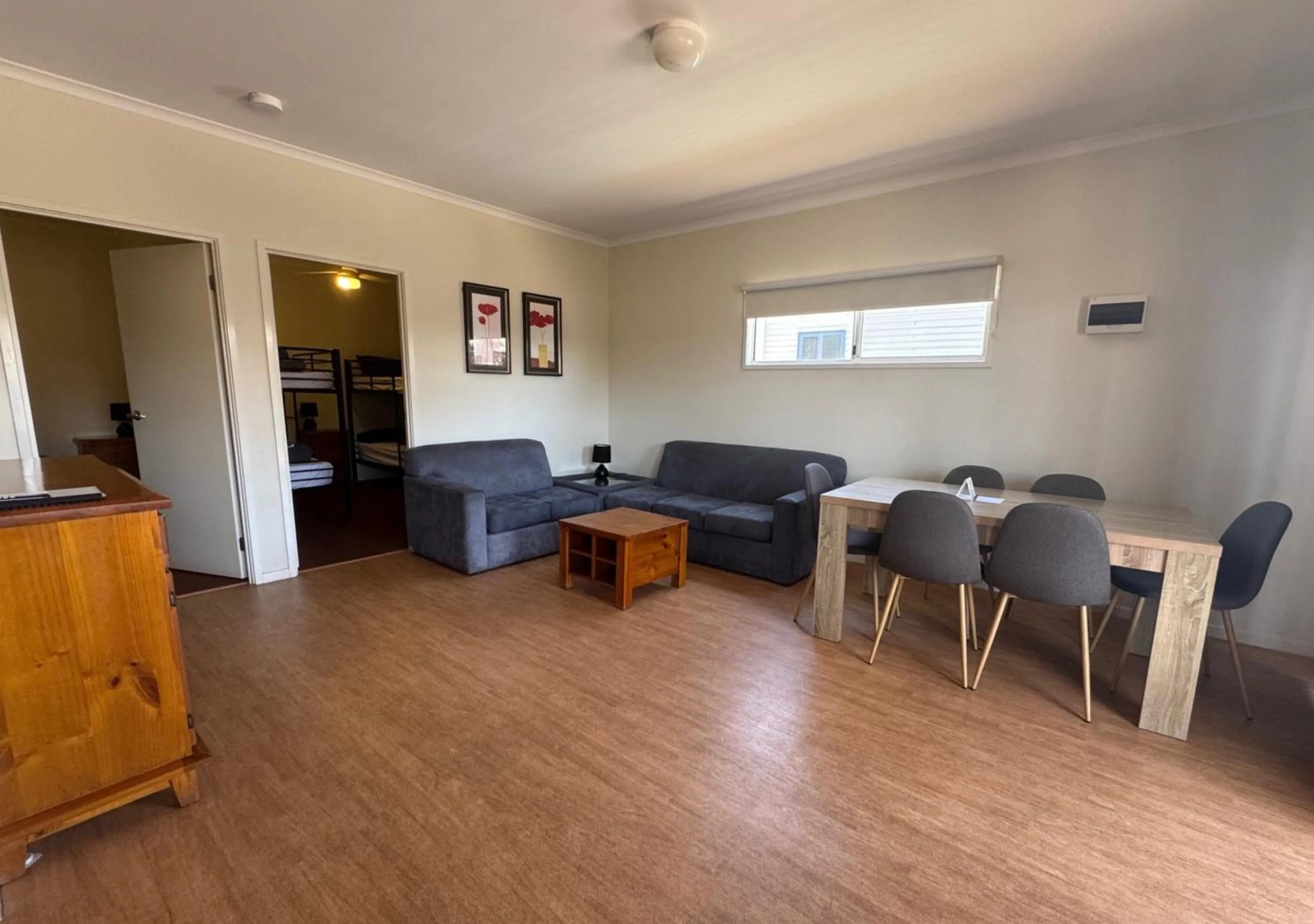 Living room in The Sundowner Cabin & Tourist Park
