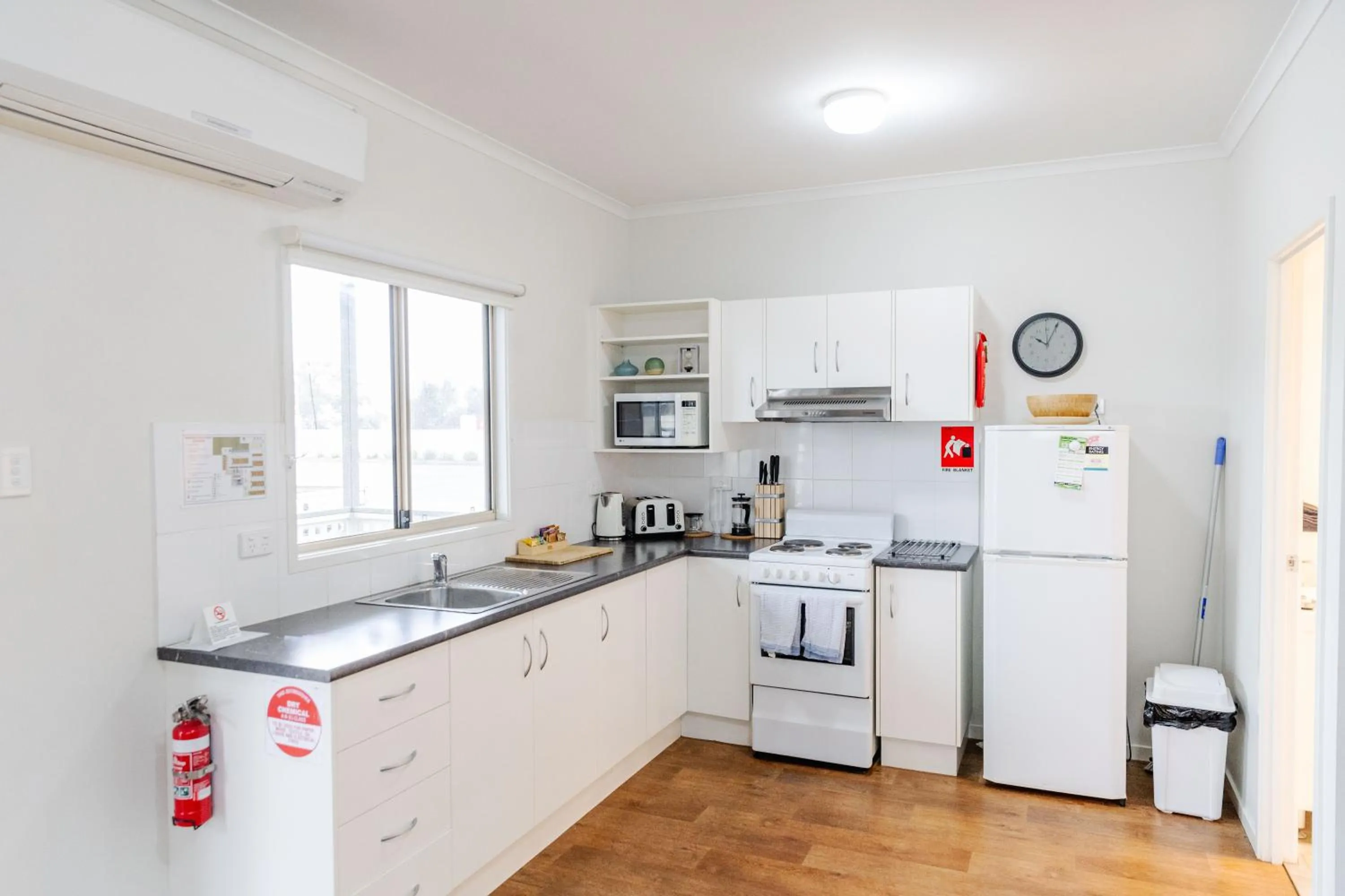kitchen in The Sundowner Cabin & Tourist Park