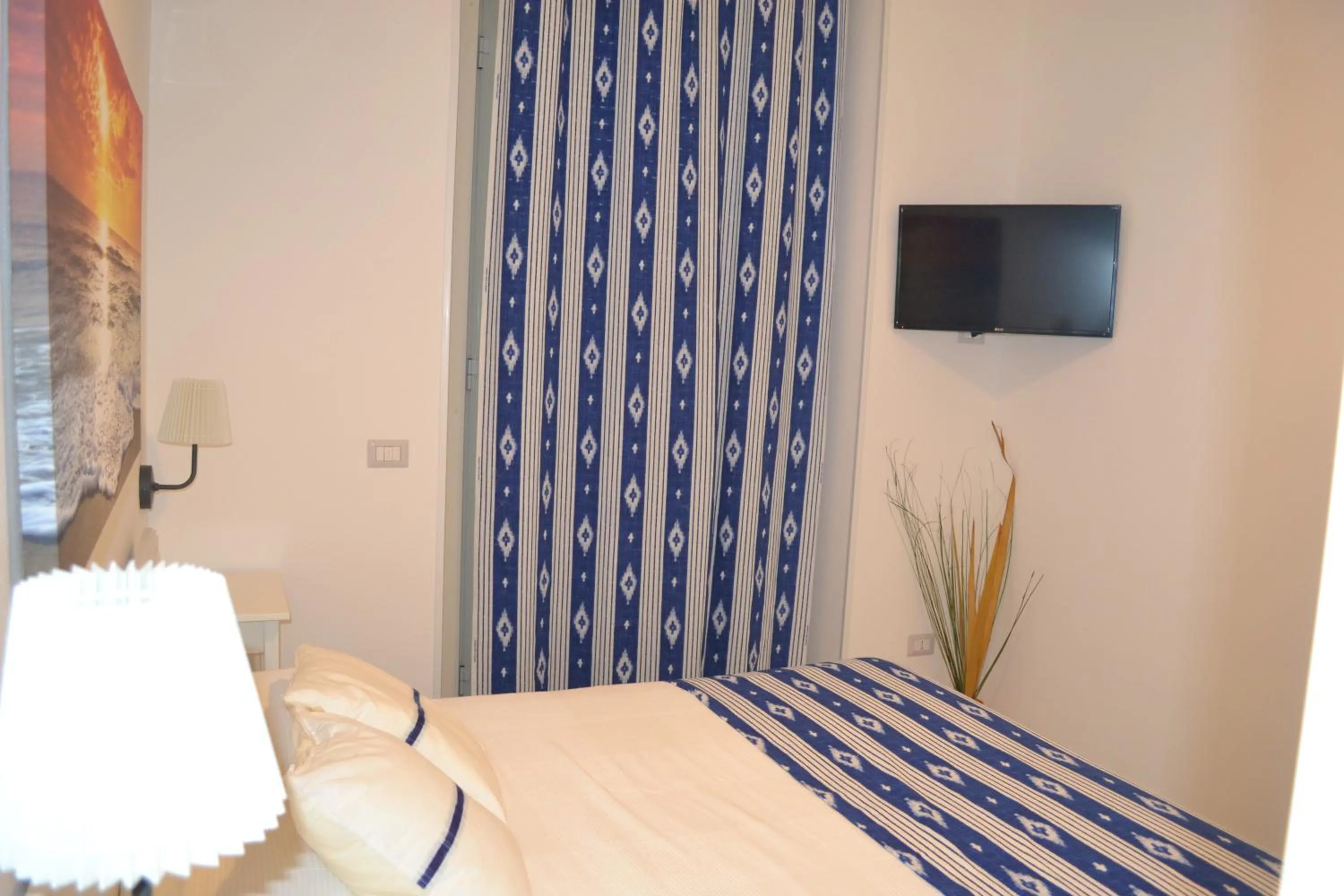 Photo of the whole room, Bed in Il Cortiletto Di Piazza Verga