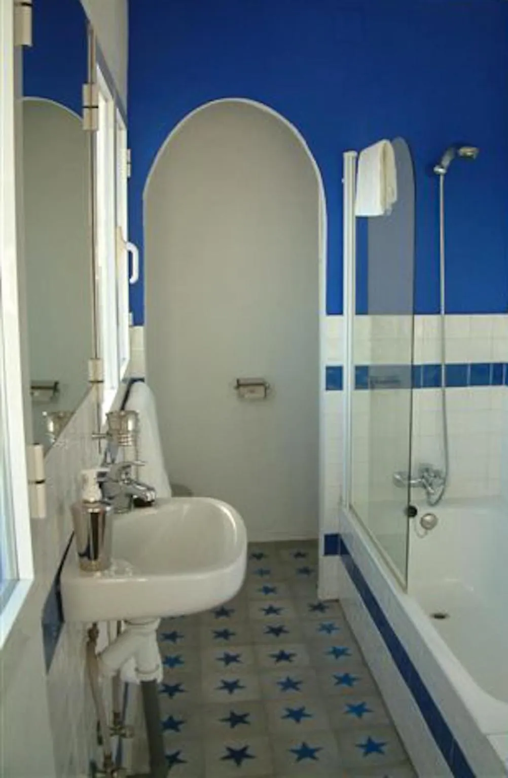 Shower in La Estrella de Tarifa