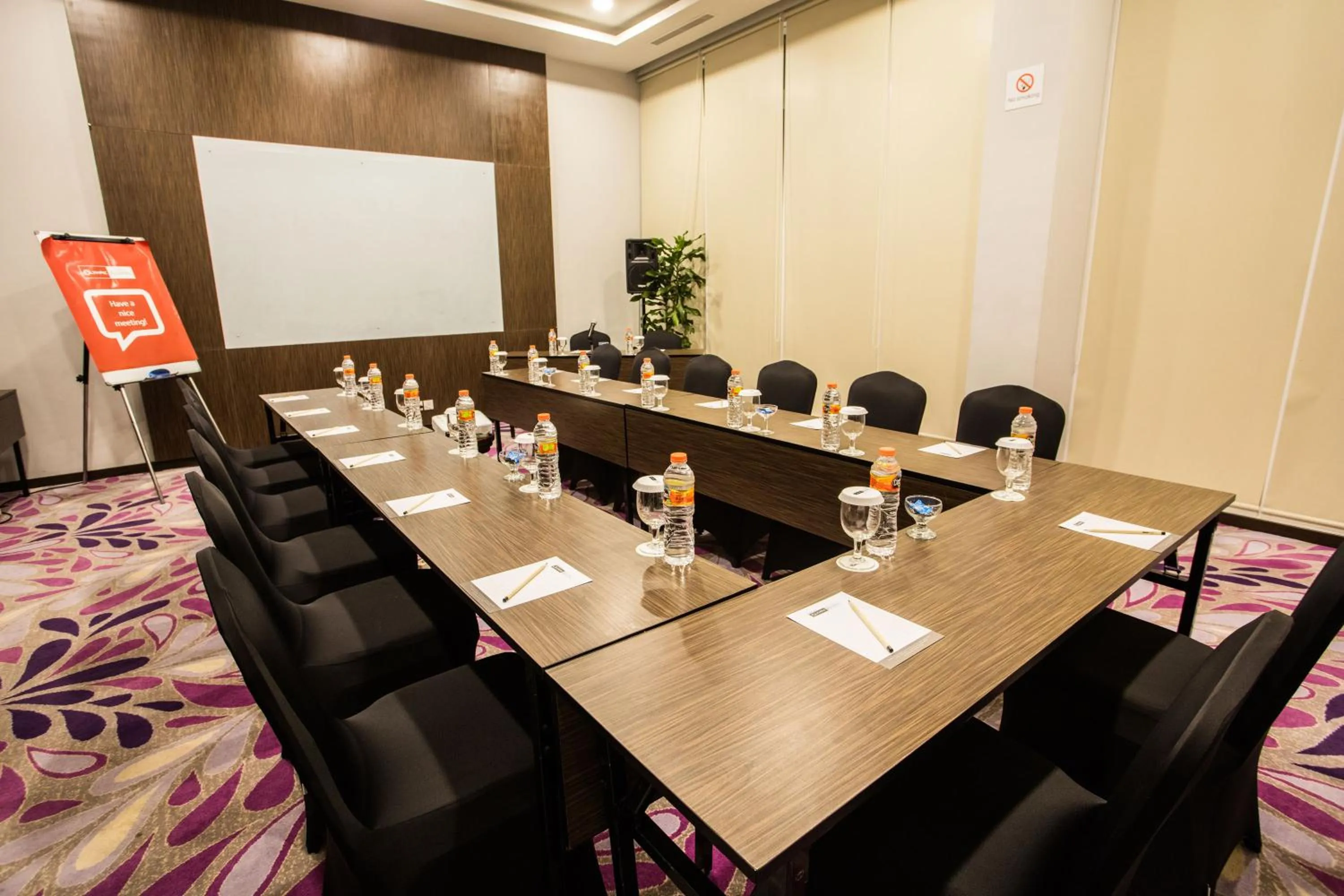 Bigland Hotel & Convention Sentul