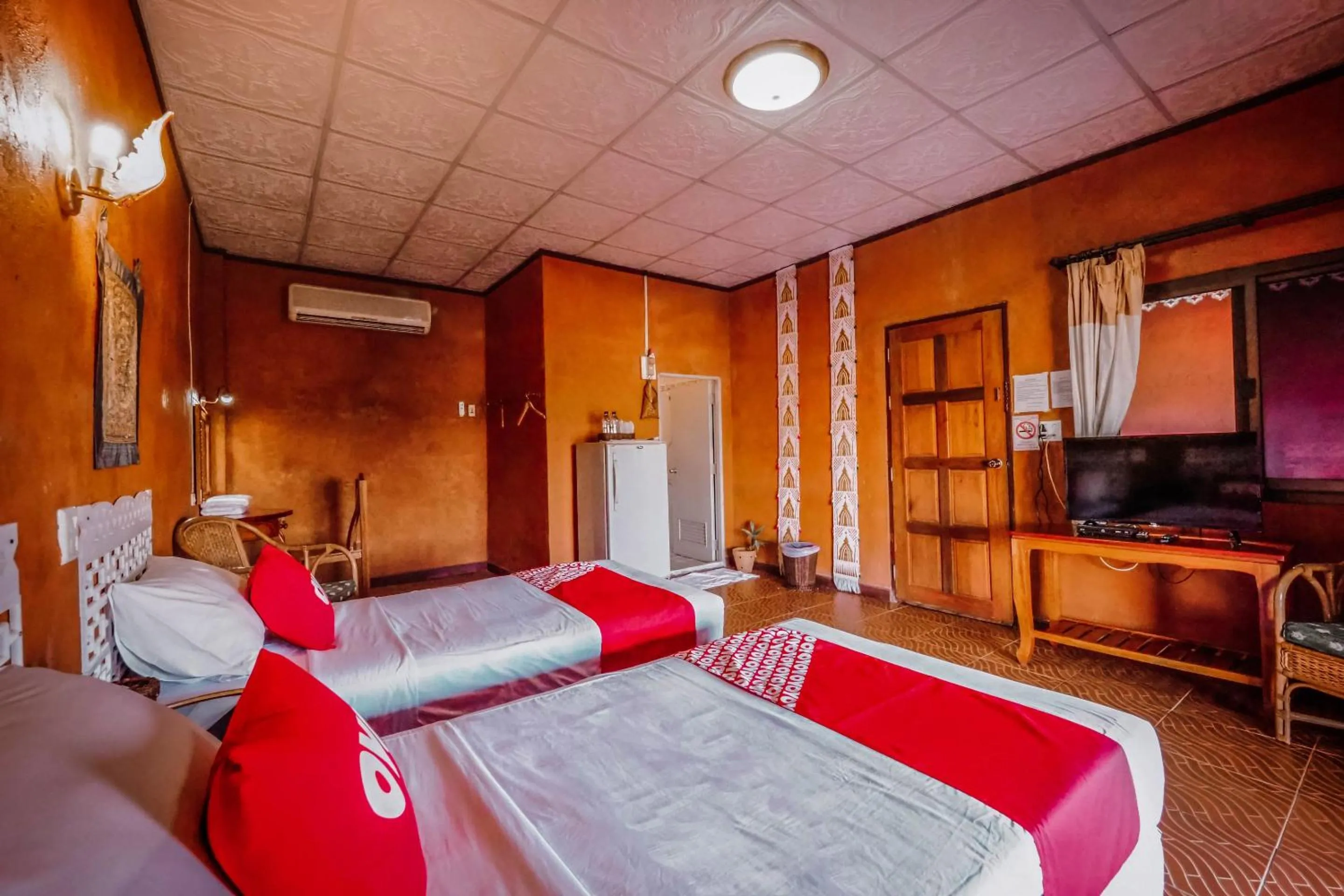 Bedroom, Bed in OYO 490 Chiangsan Golden Land Resort2