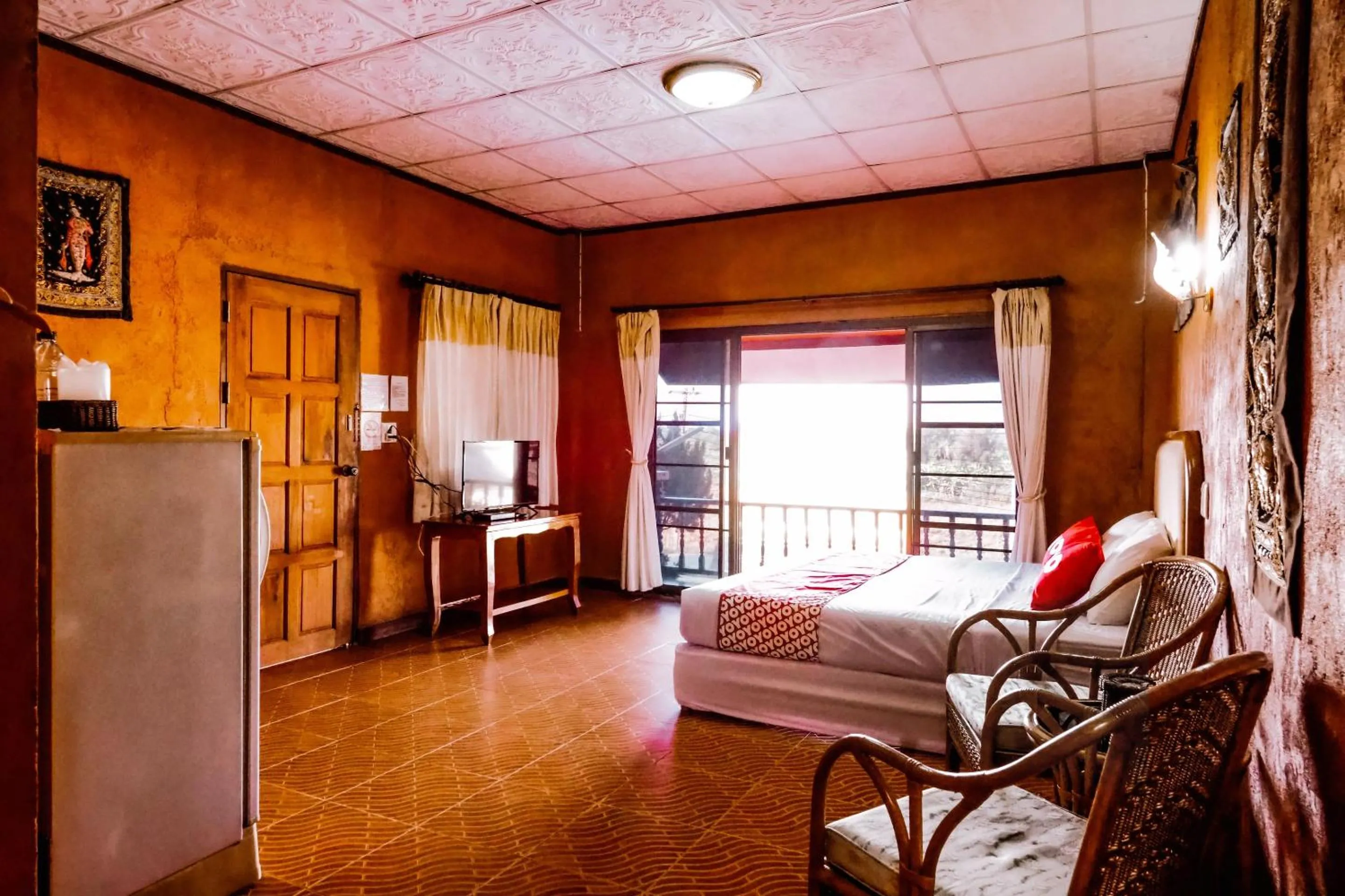 Bedroom, Bed in OYO 490 Chiangsan Golden Land Resort2