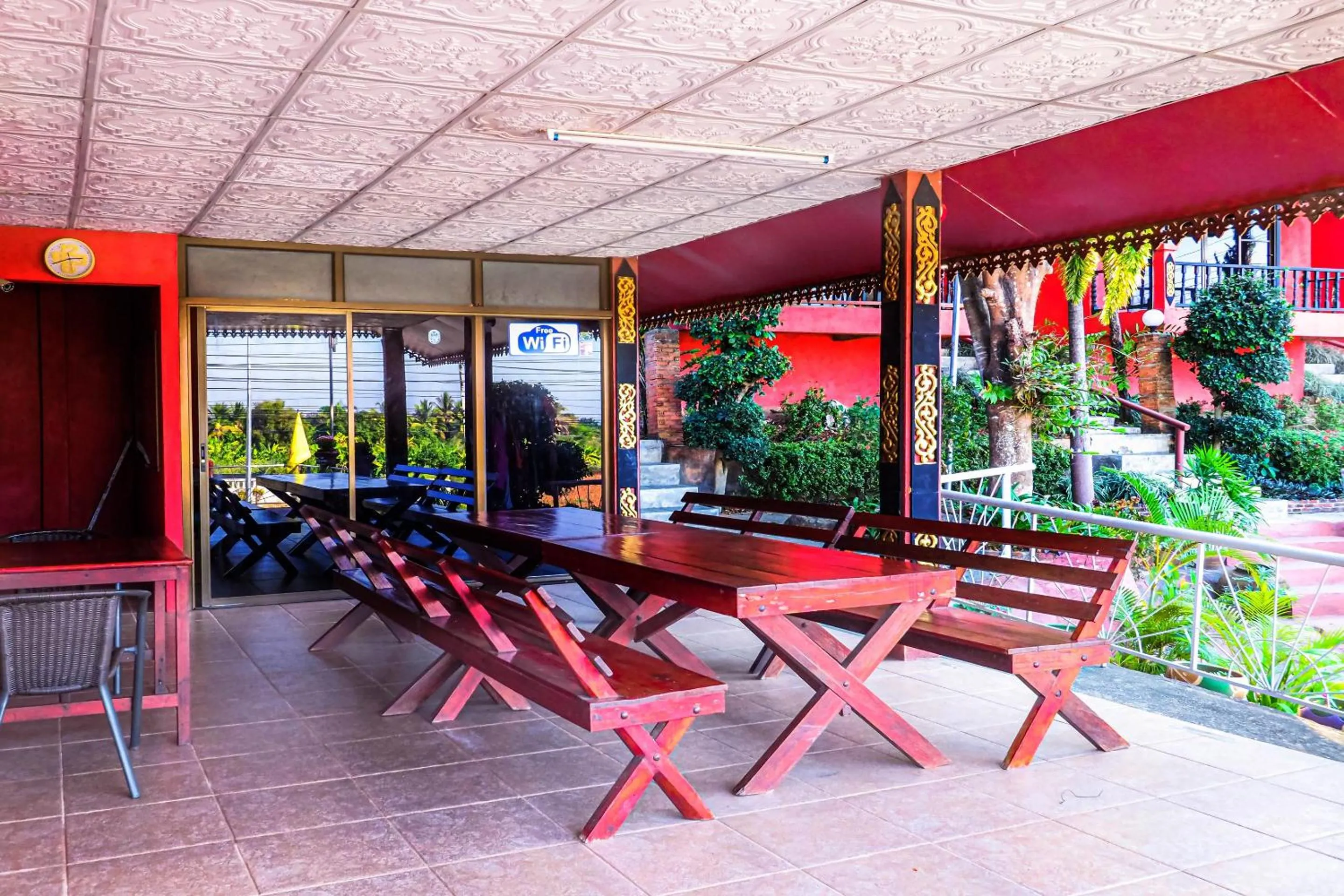 Lobby or reception in OYO 490 Chiangsan Golden Land Resort2