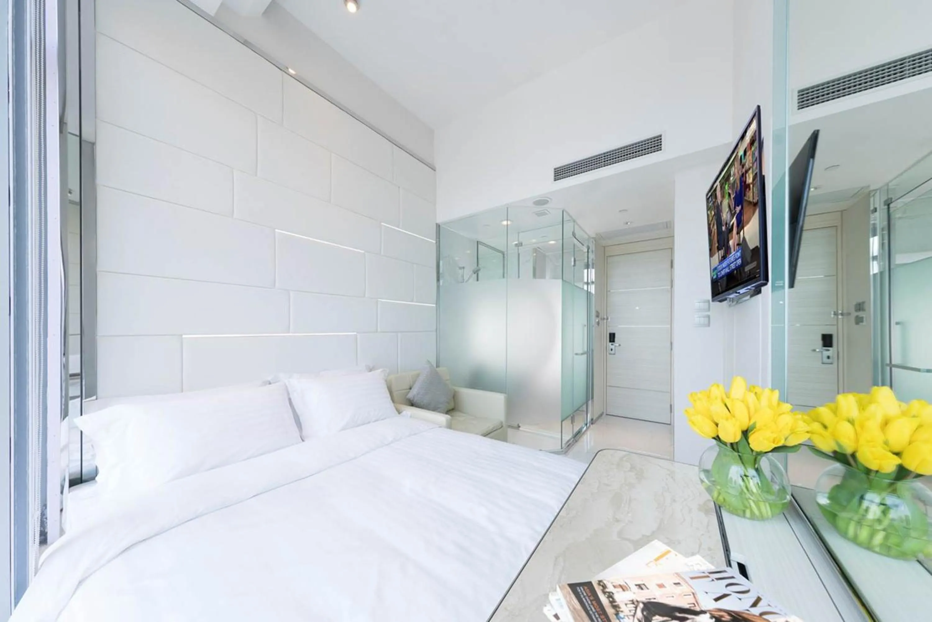 Photo of the whole room in iclub To Kwa Wan Hotel