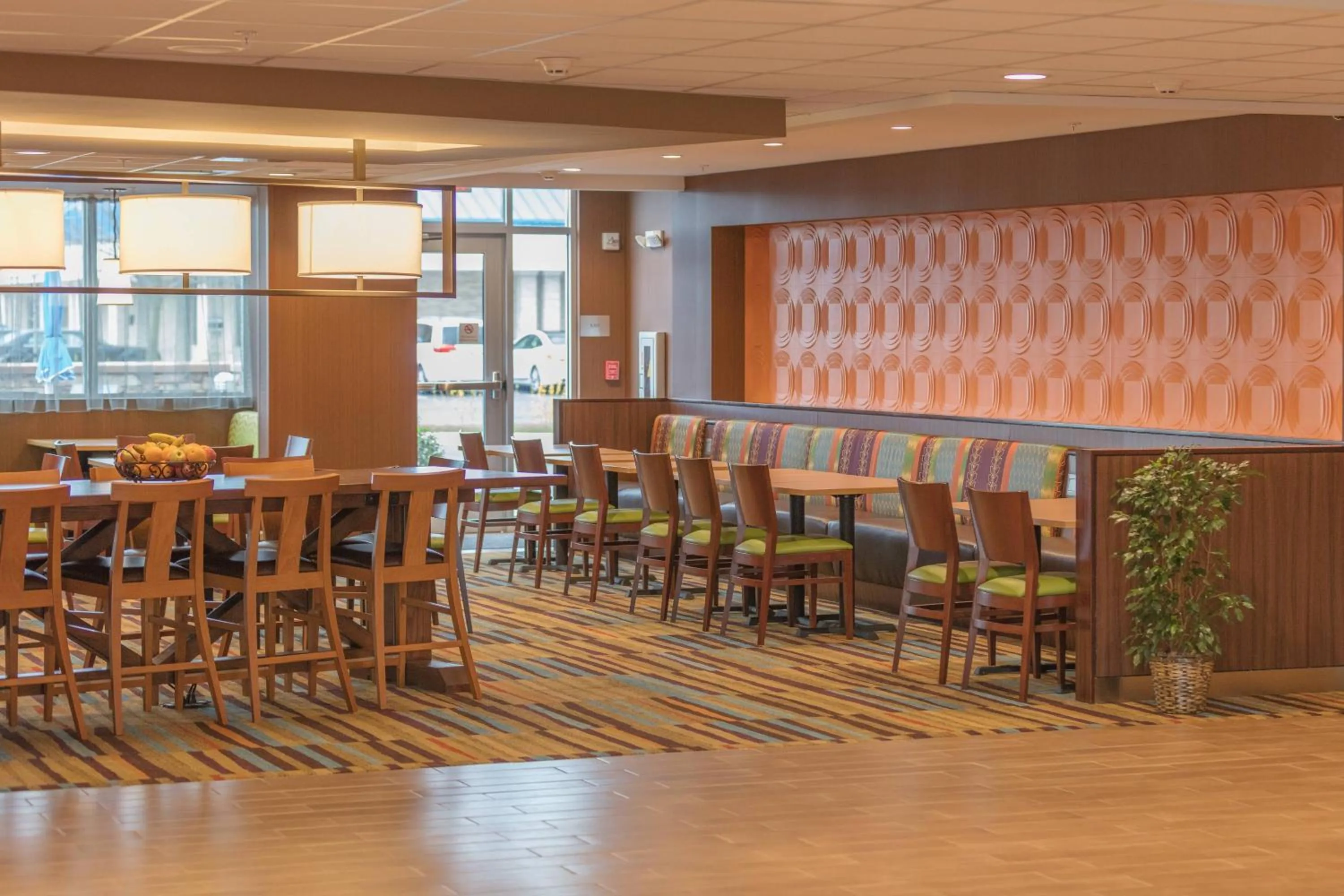 Breakfast in Fairfield Inn & Suites by Marriott Chillicothe