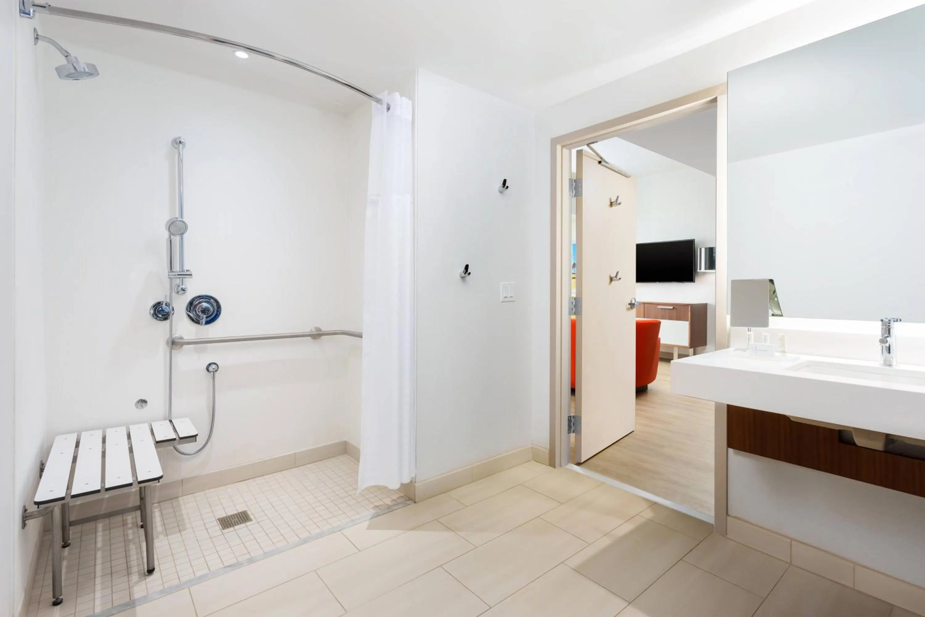 Bathroom in Courtyard by Marriott Santa Monica