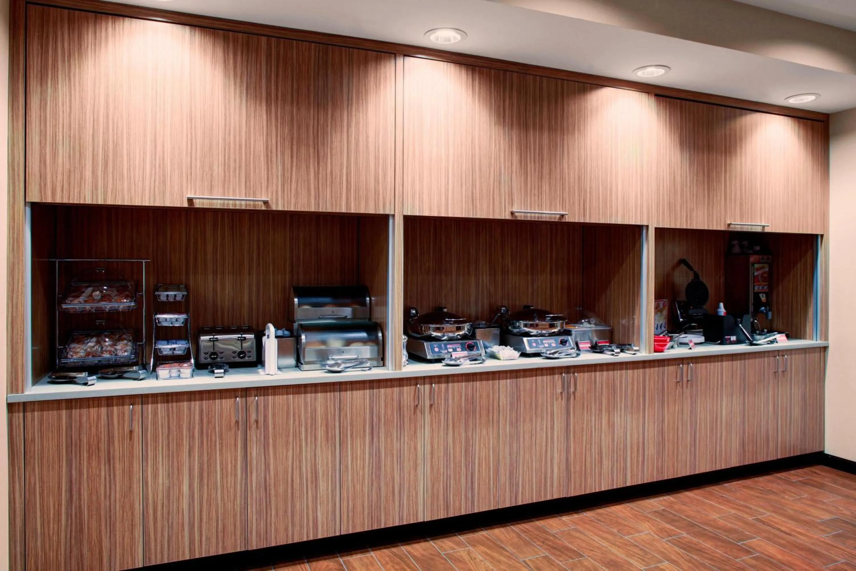 Breakfast in TownePlace Suites by Marriott Macon Mercer University