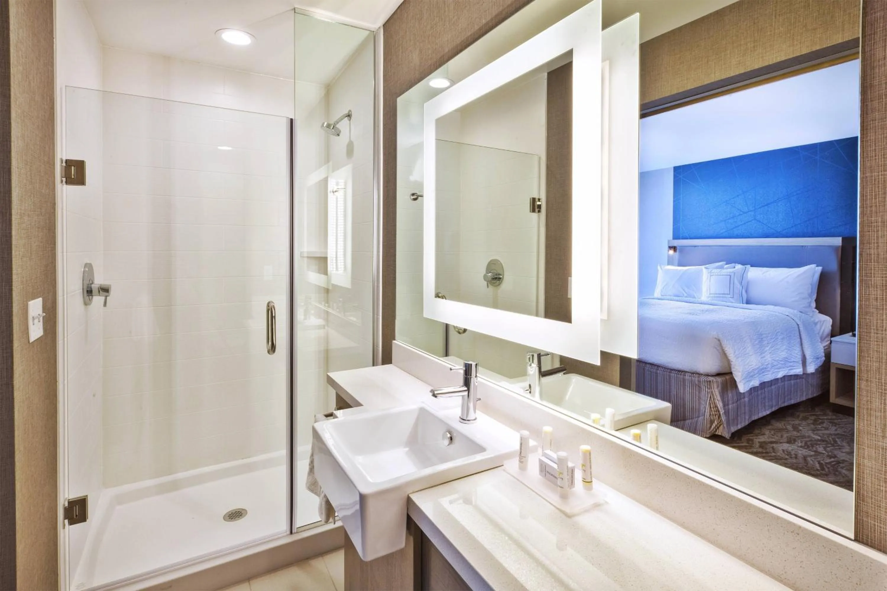 Bathroom, Bed in SpringHill Suites by Marriott St. Joseph Benton Harbor