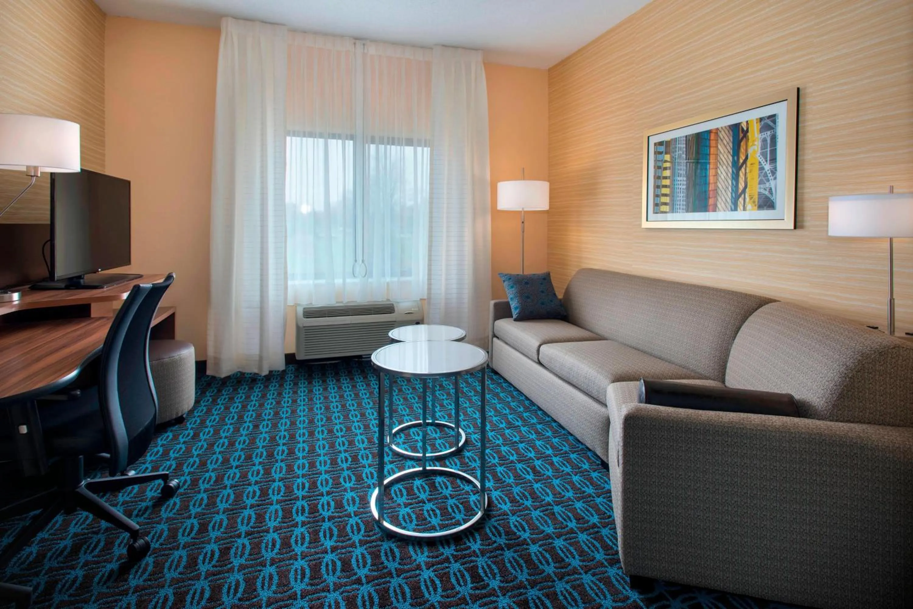 Living room in Fairfield Inn & Suites by Marriott Syracuse Carrier Circle
