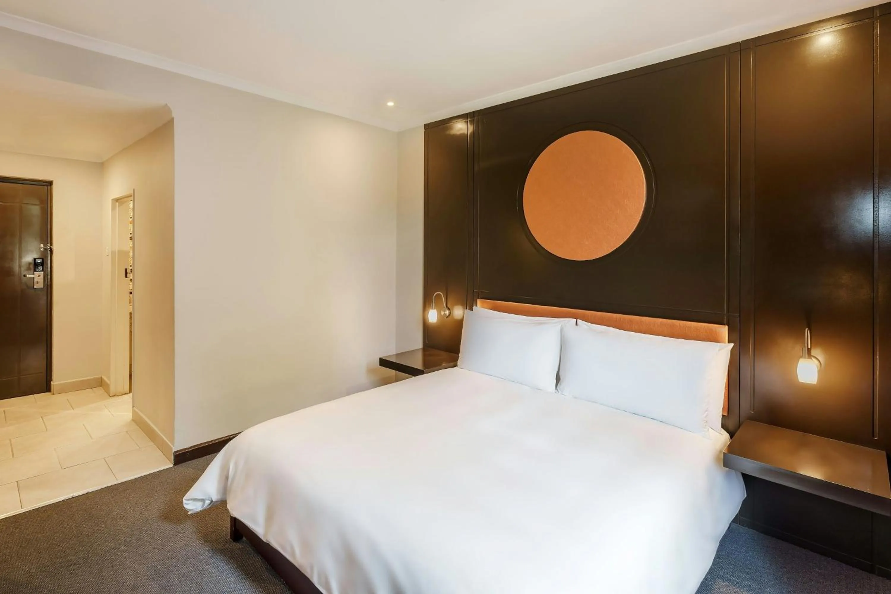 Photo of the whole room, Bed in Protea Hotel by Marriott Ndola