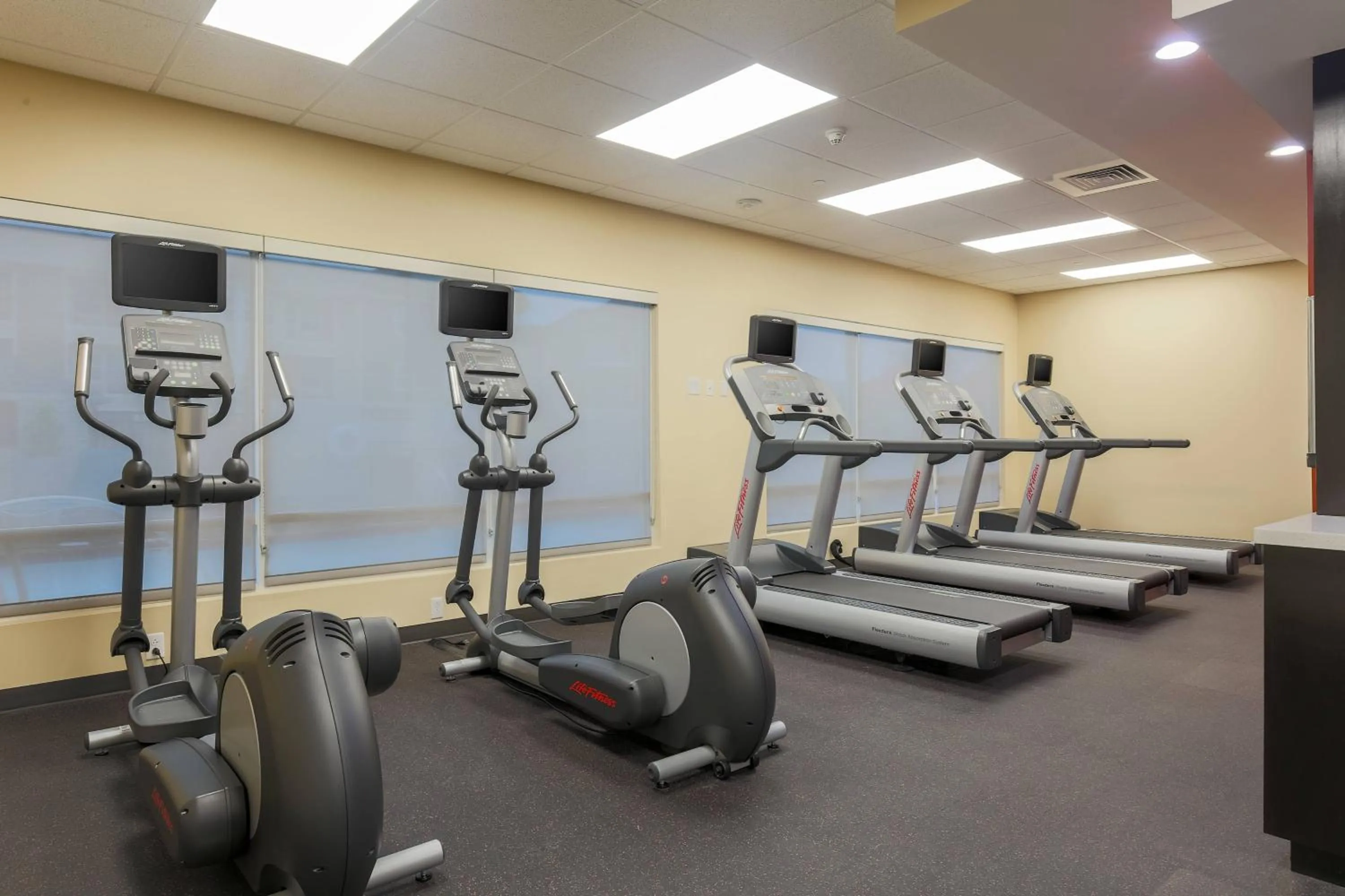 Fitness centre/facilities in TownePlace Suites by Marriott McAllen Edinburg