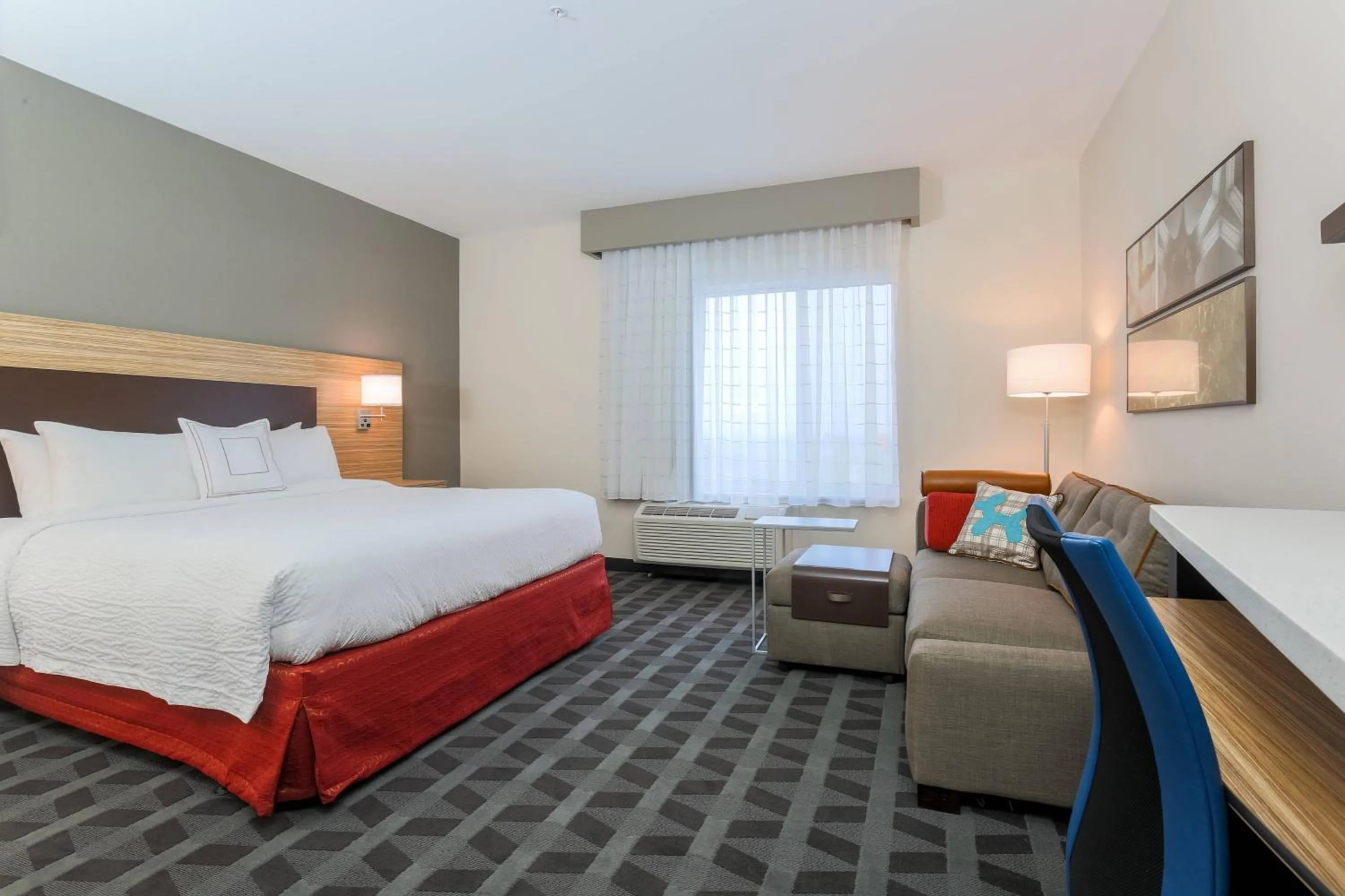 Photo of the whole room, Bed in TownePlace Suites by Marriott McAllen Edinburg
