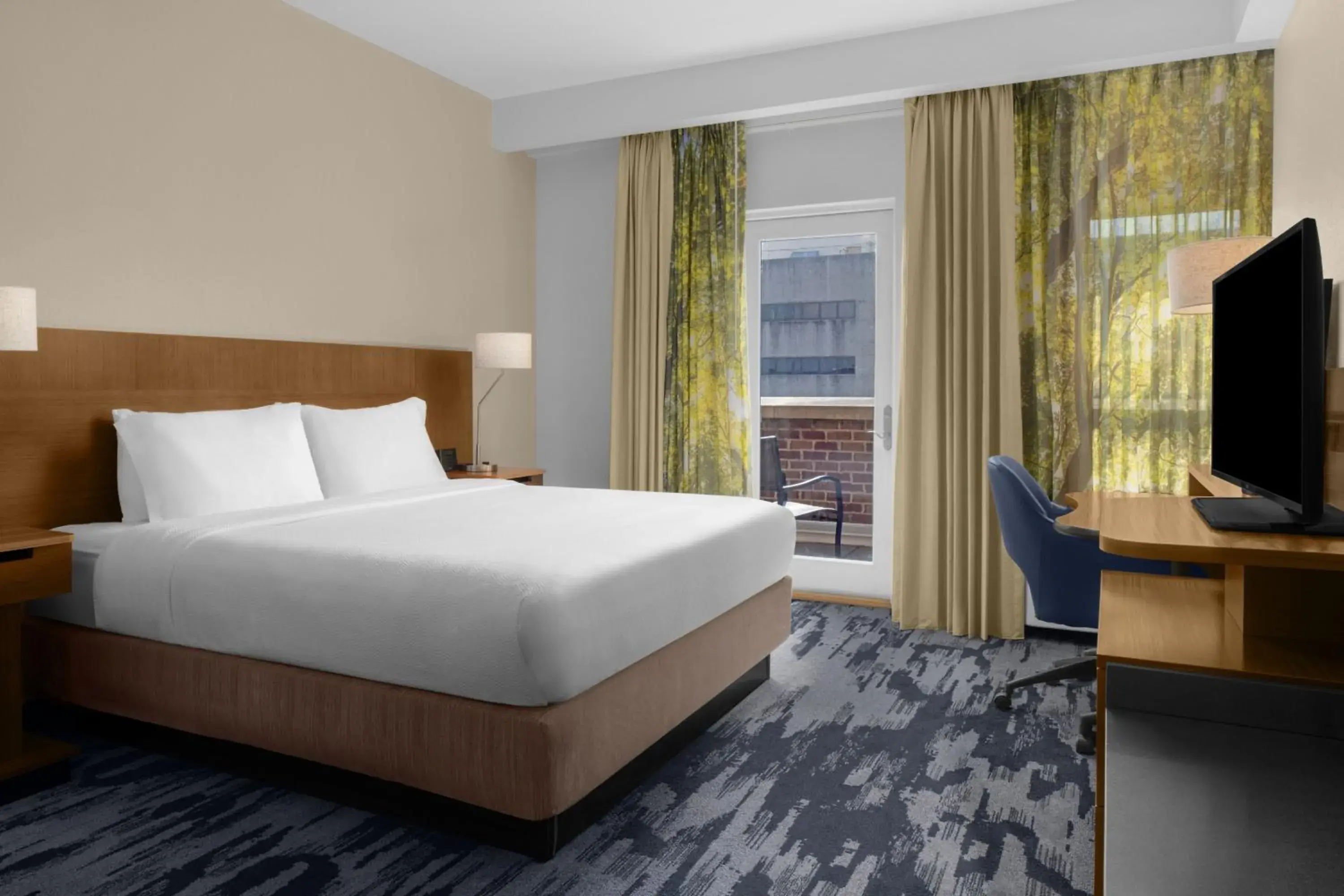 King Room in Fairfield Inn & Suites by Marriott Savannah Downtown Historic District King Room in Fairfield Inn & Suites by Marriott Savannah Downtown Historic District