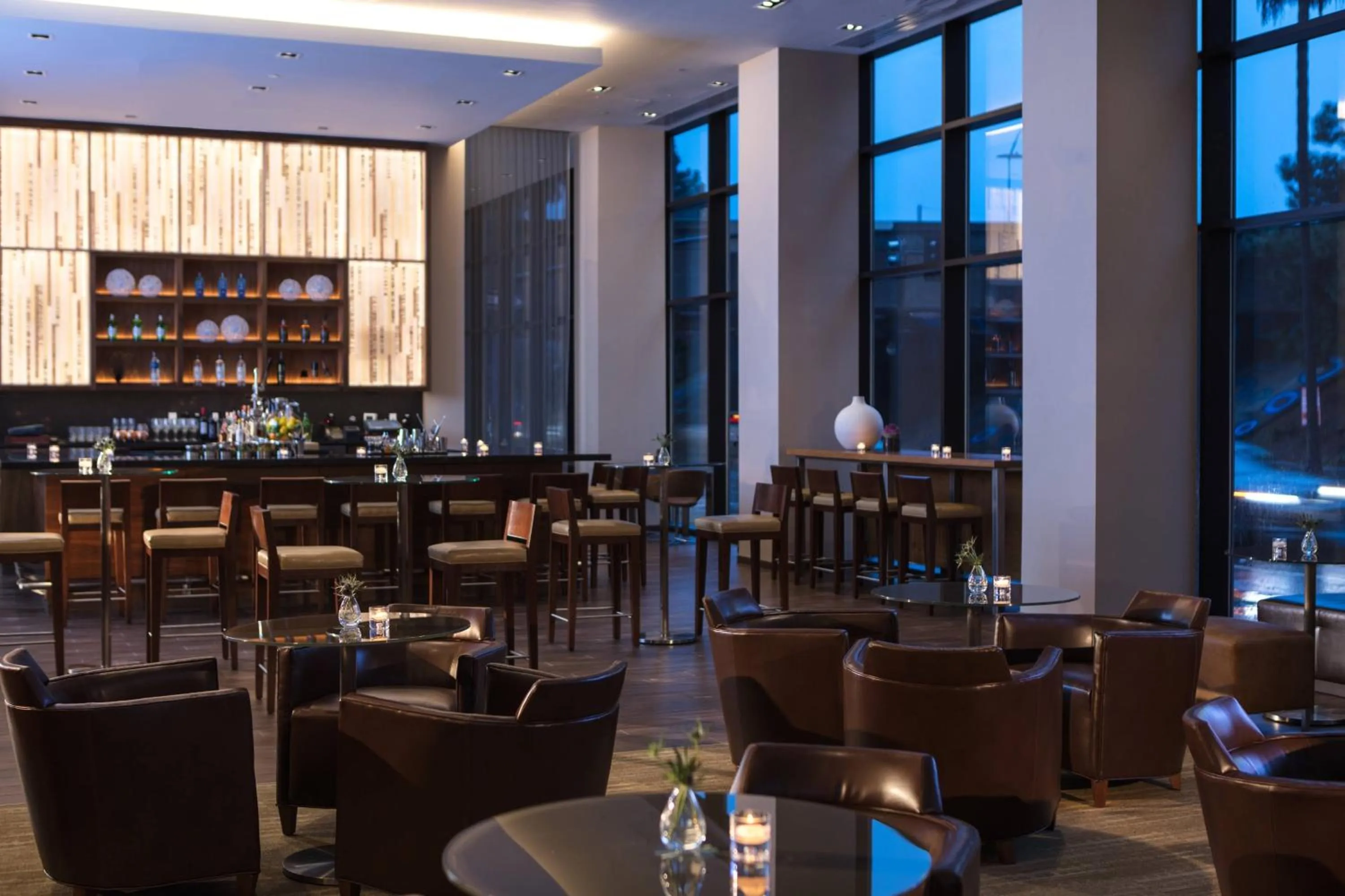Lounge or bar in AC Hotel by Marriott San Jose Downtown