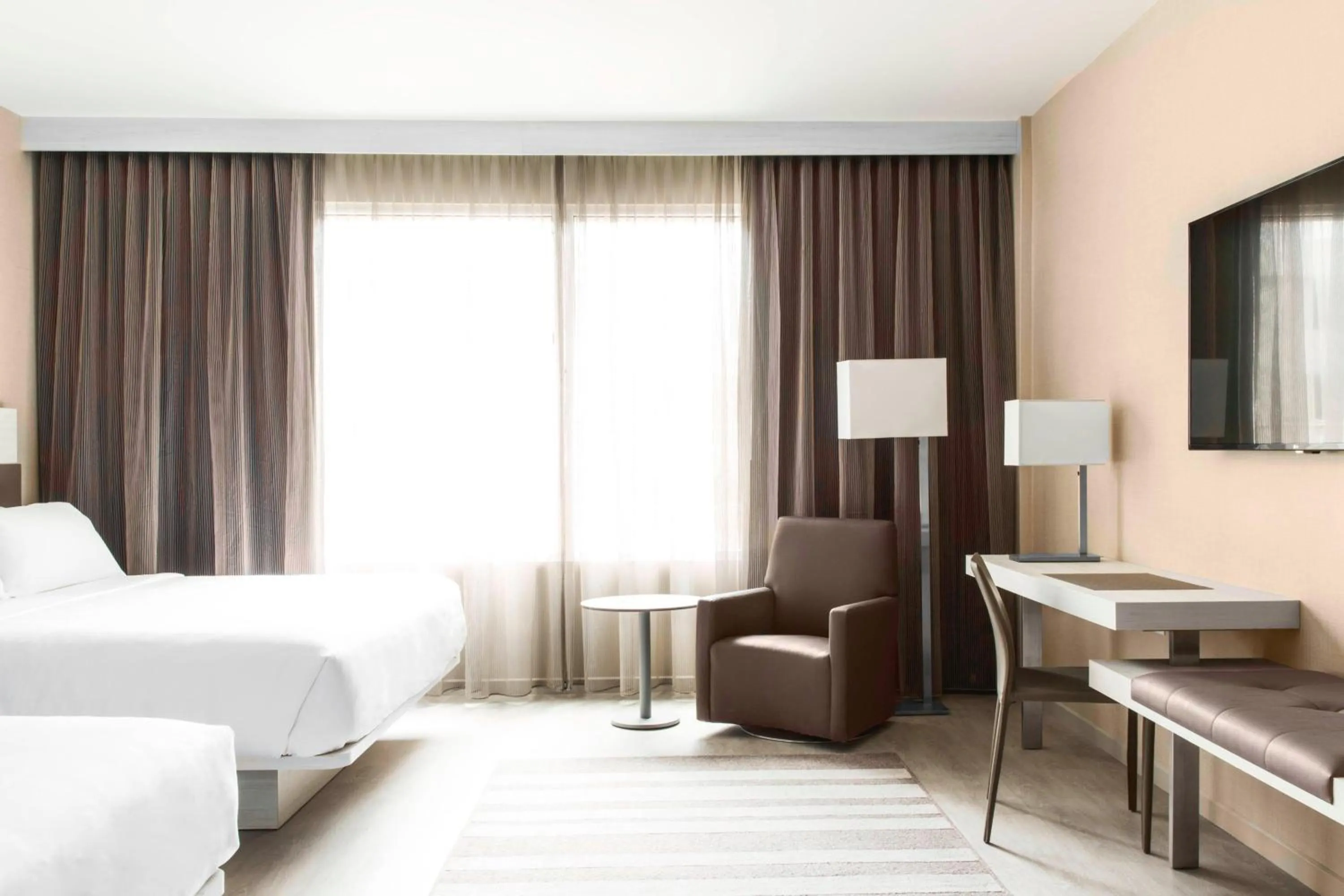 Photo of the whole room, Bed in AC Hotel by Marriott San Jose Downtown