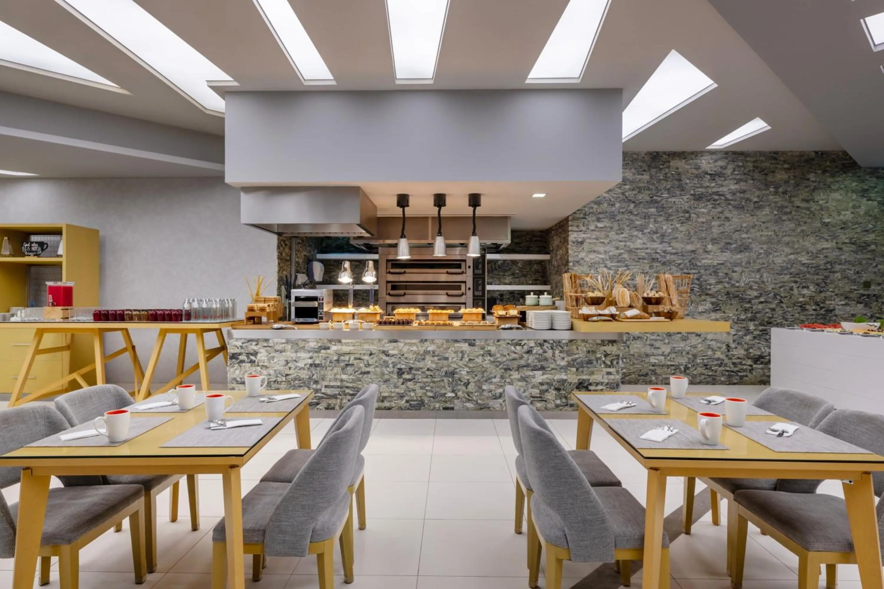 Lounge or bar in Marriott Hotel Downtown Abu Dhabi