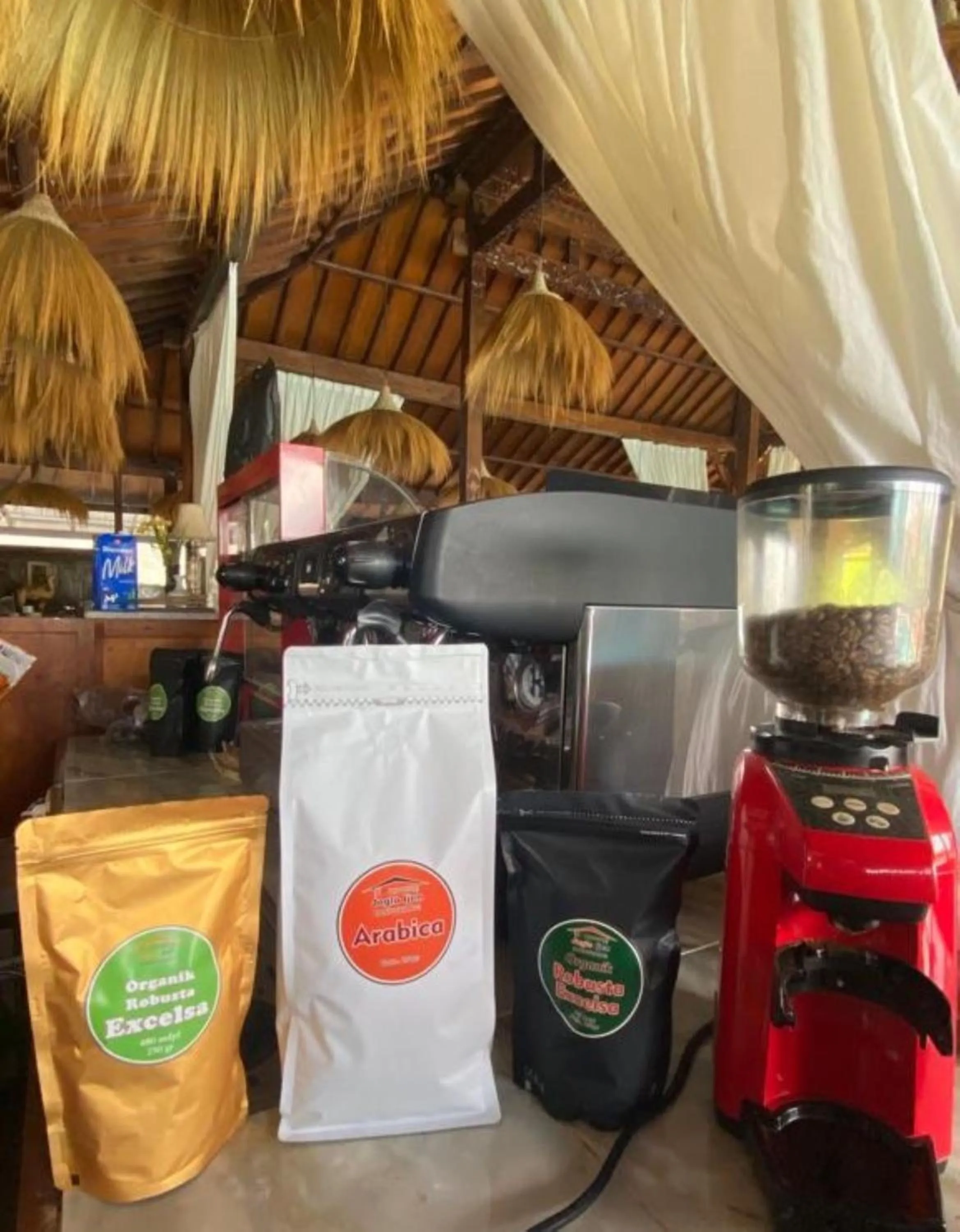 Coffee/tea facilities in Kampoeng Joglo Ijen