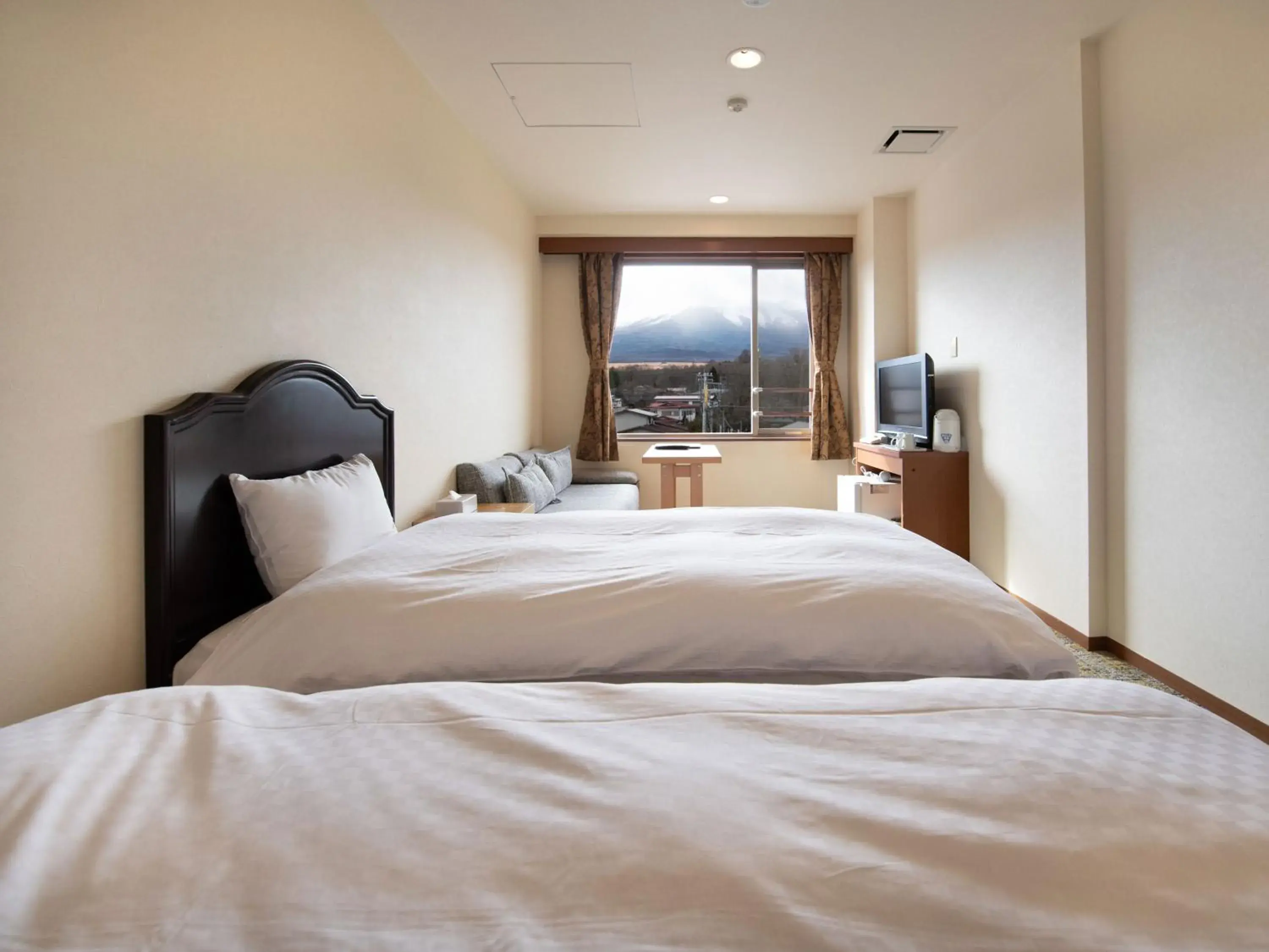 Twin Room with Private Bathroom with Mountain View - single occupancy in Fuji Matsuzono Hotel Twin Room with Private Bathroom with Mountain View - single occupancy in Fuji Matsuzono Hotel