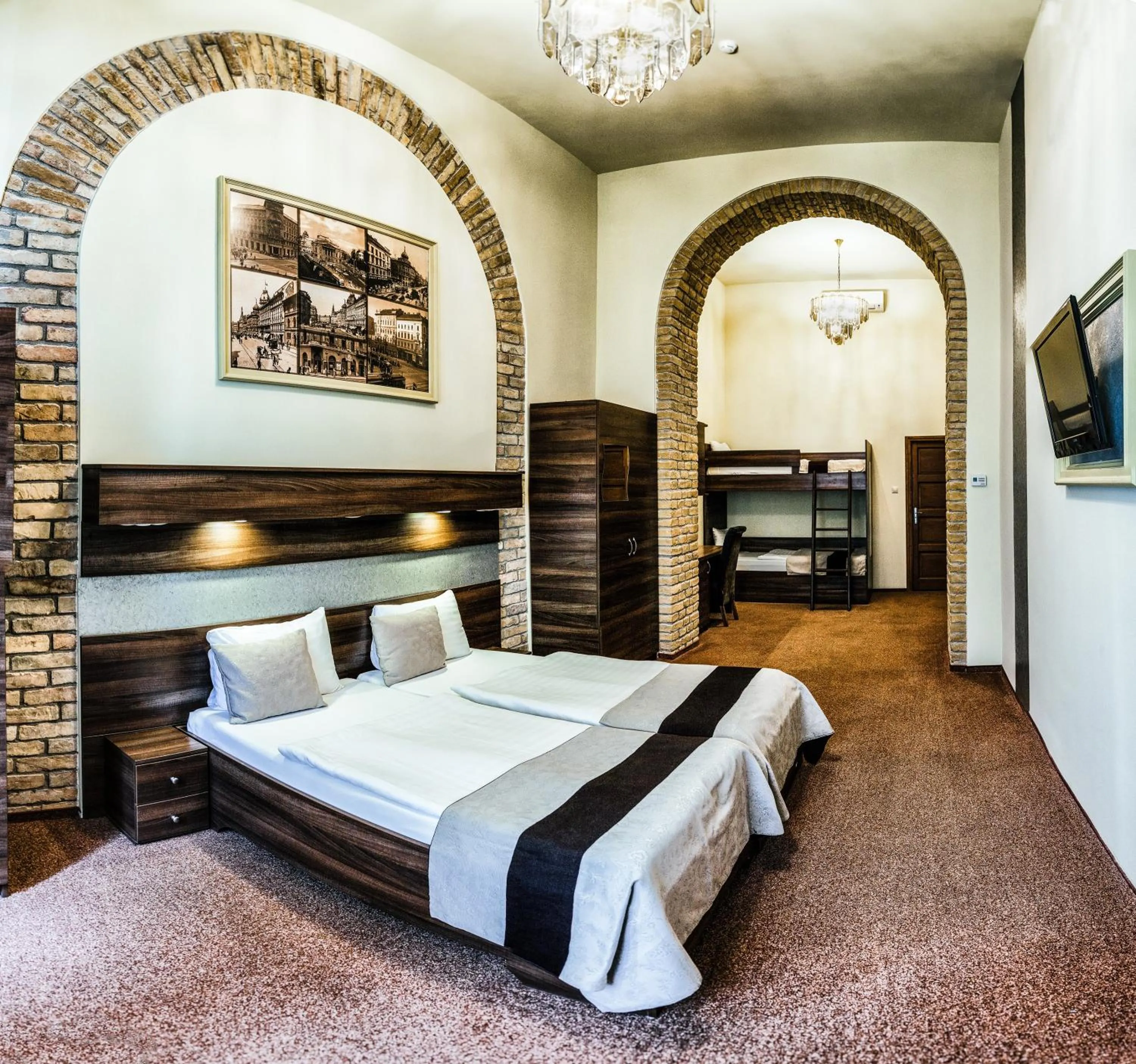 Photo of the whole room, Bed in SOUS44