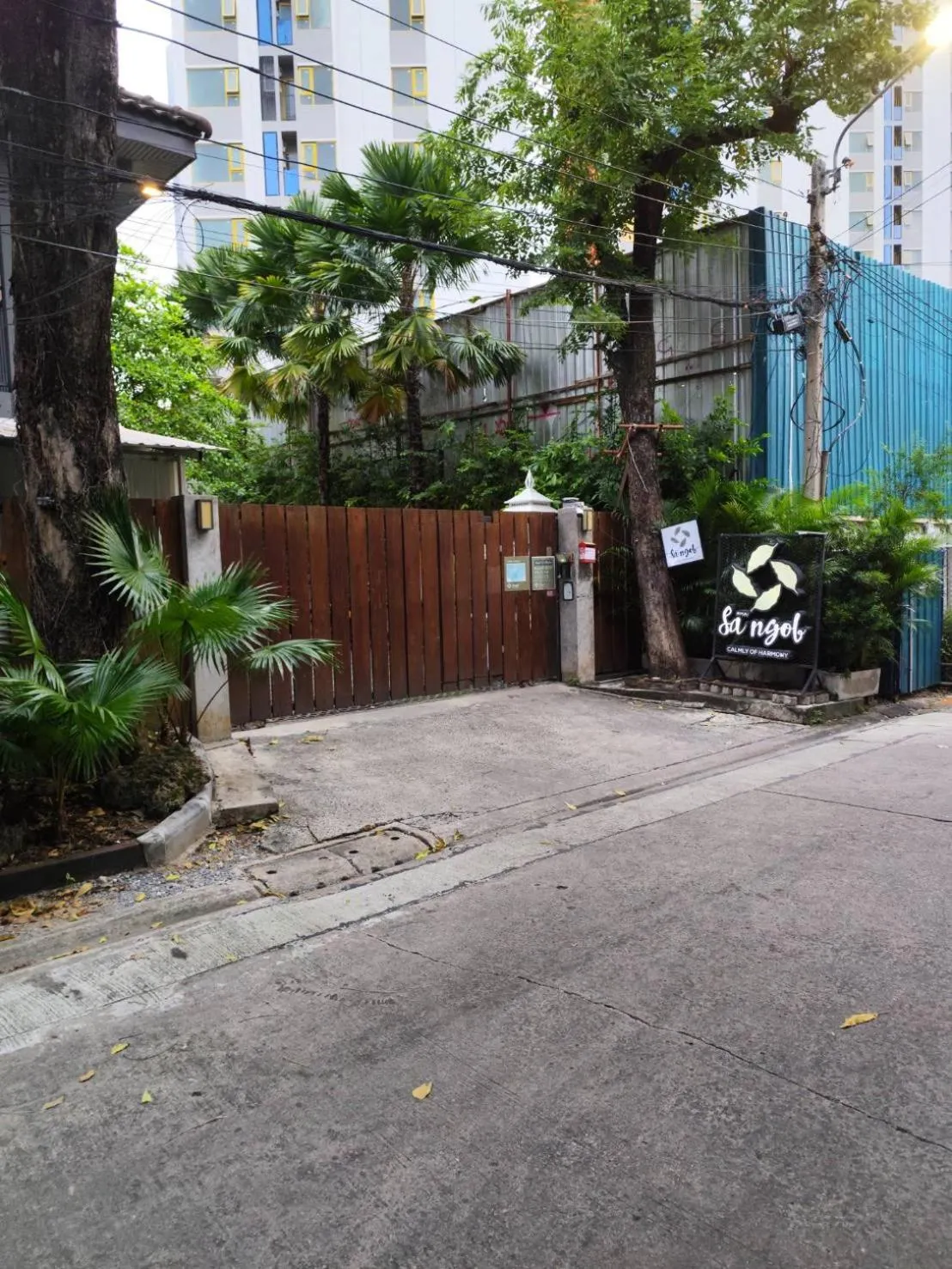 Facade/entrance in Nest by Sangob