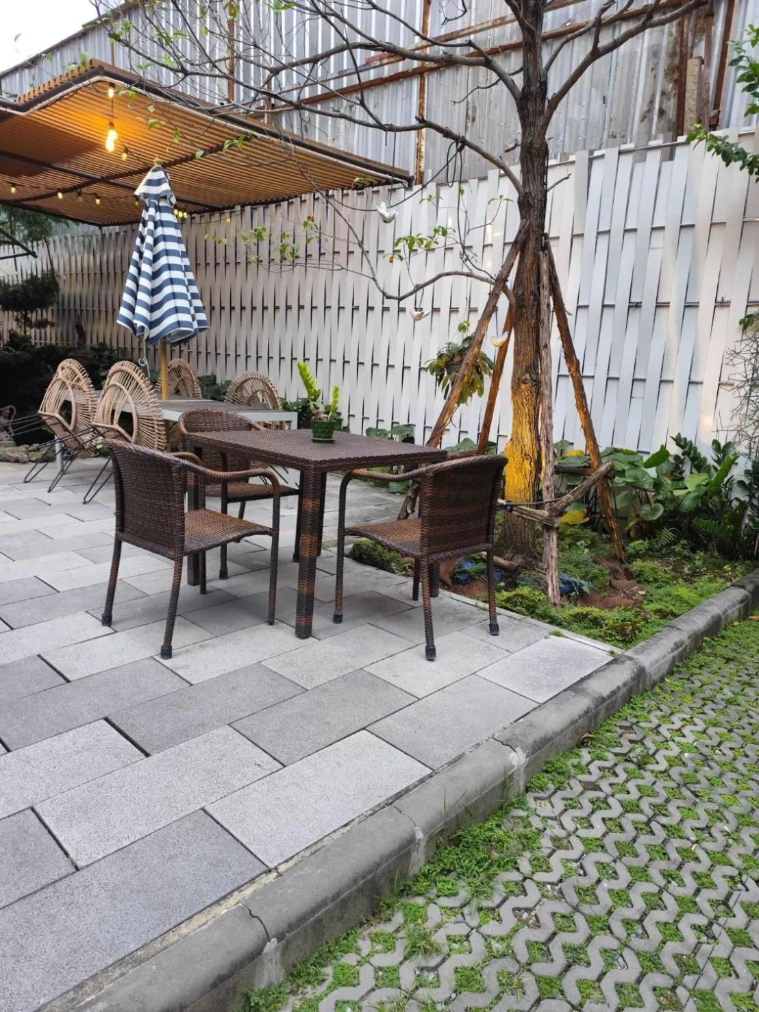 Seating area in Nest by Sangob