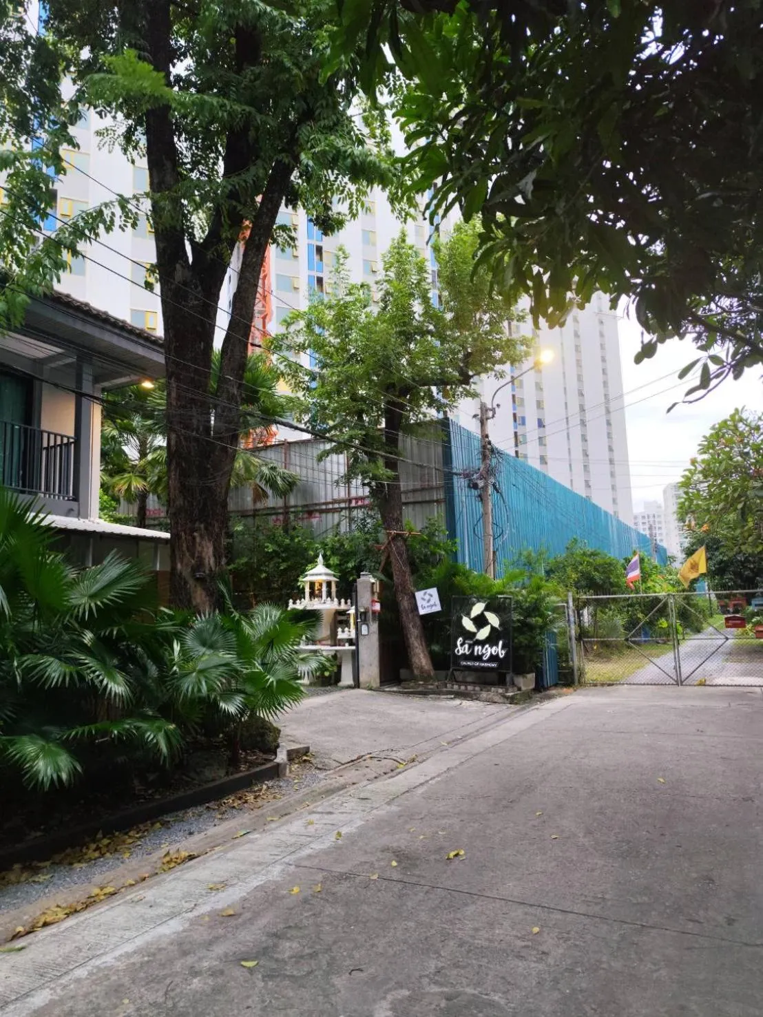 Facade/entrance in Nest by Sangob