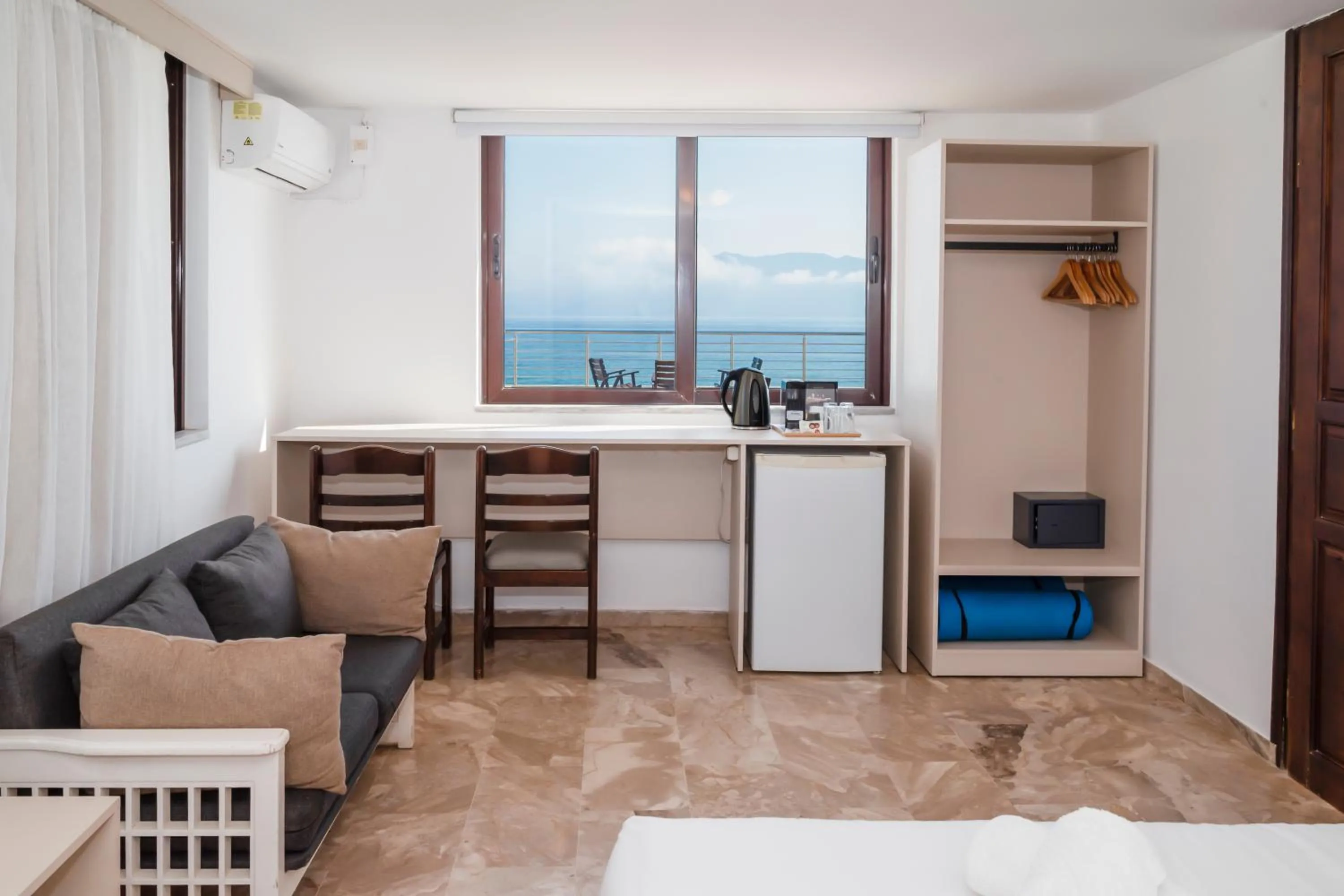 Photo of the whole room in Argo Rooms-Papadakis