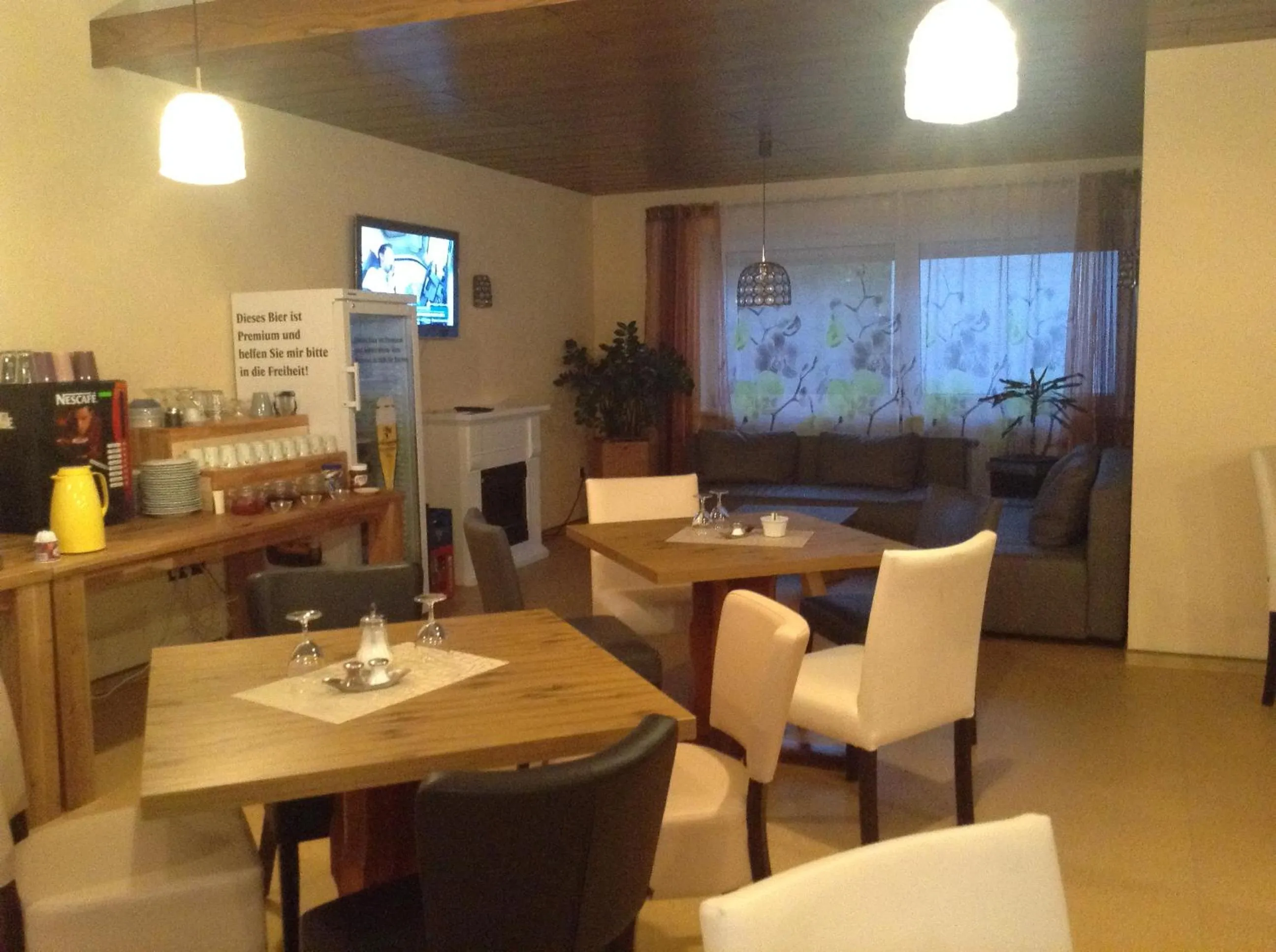 Restaurant/places to eat in Hotel M&S garni