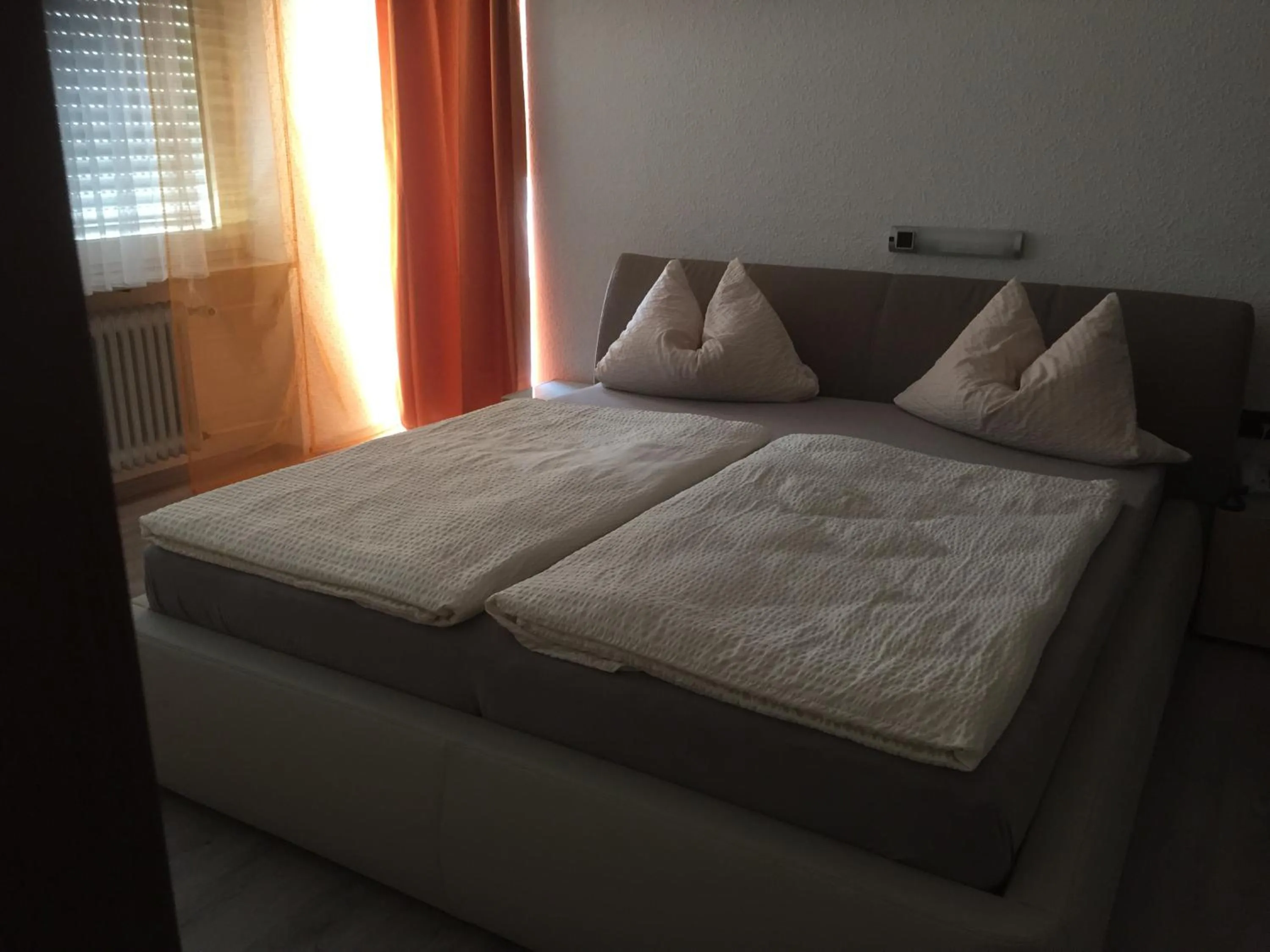 Bed in Hotel M&S garni