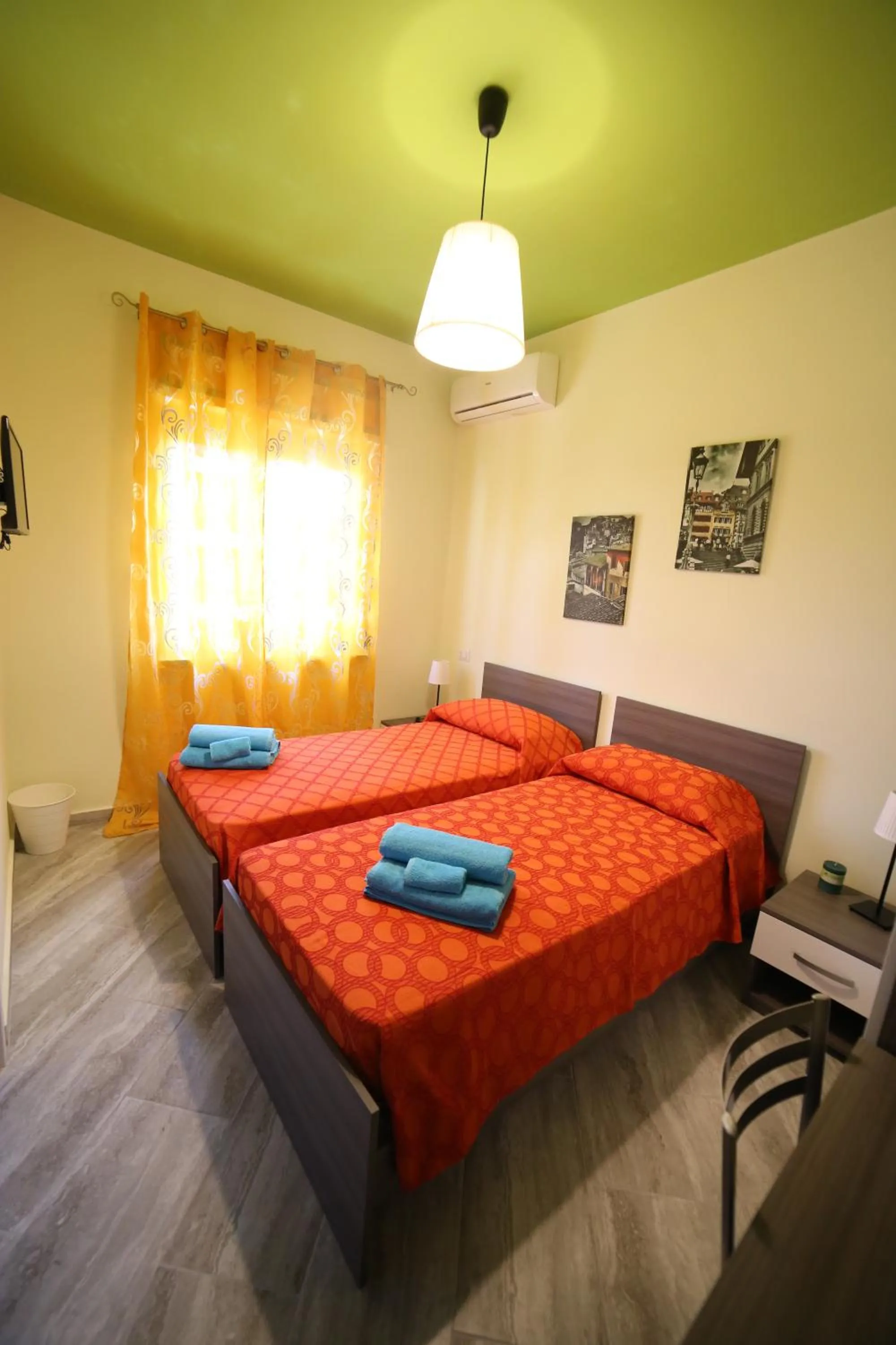 Bedroom, Bed in Parco Carrara